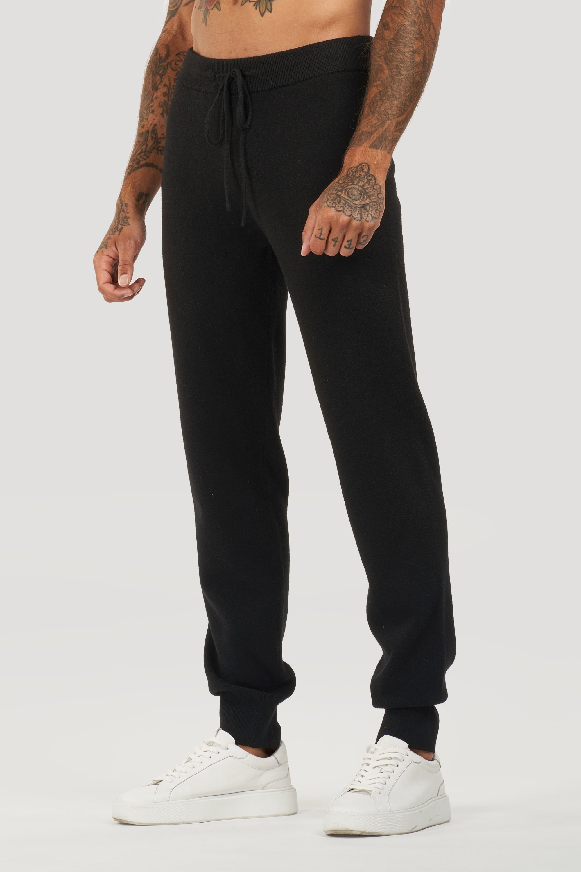 ZARVI ELITE CASHMERE JOGGER
