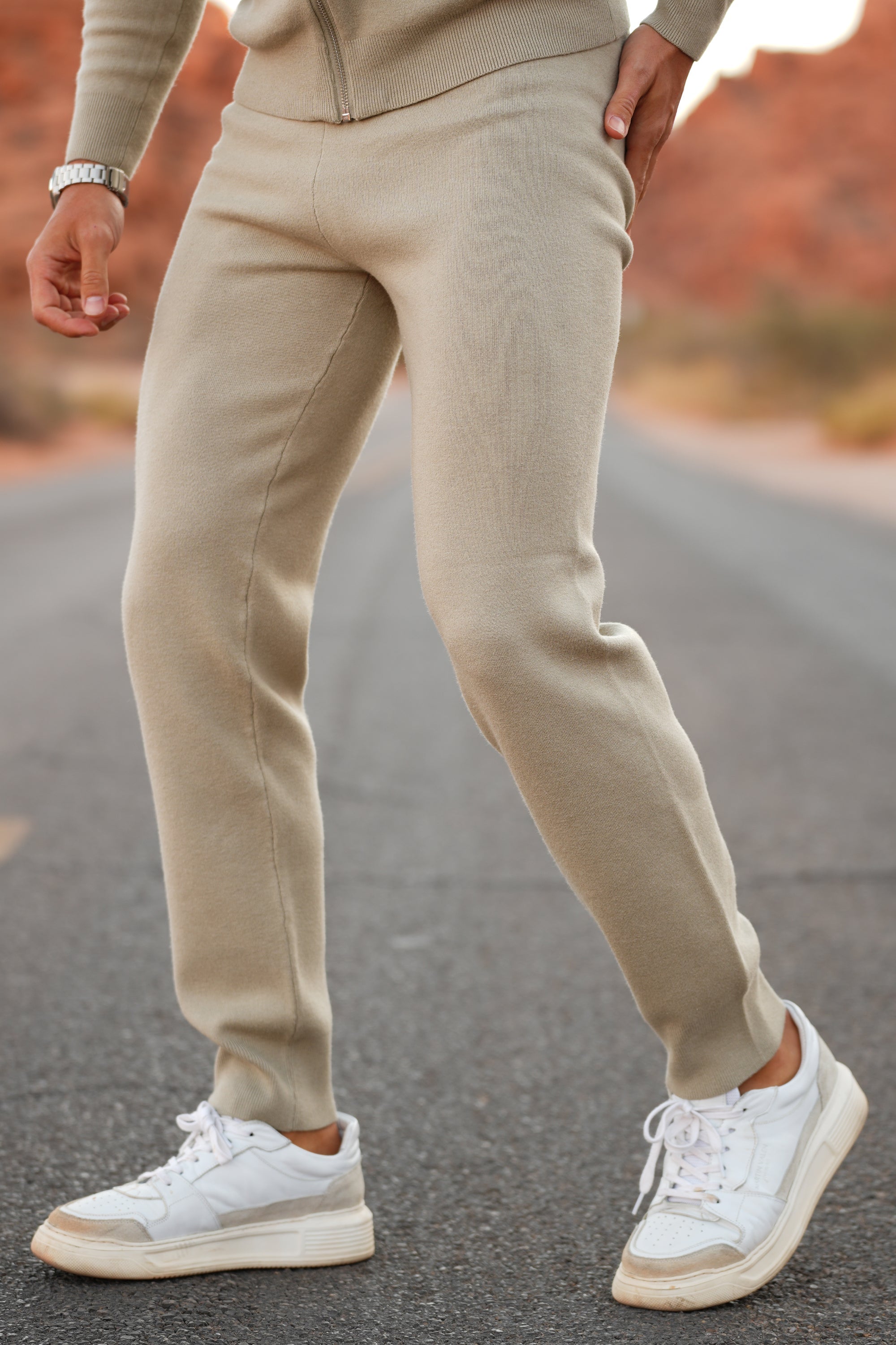 ZARVI ELITE CASHMERE JOGGER