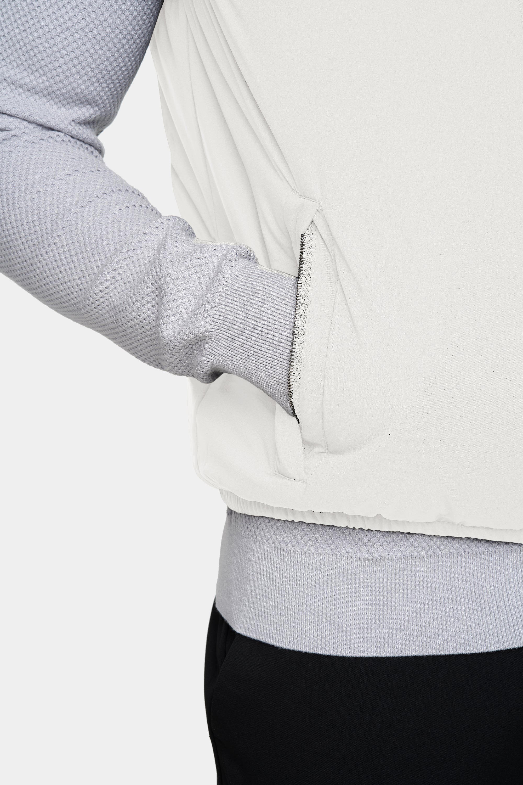 THE TRAVEL BODY WARMER