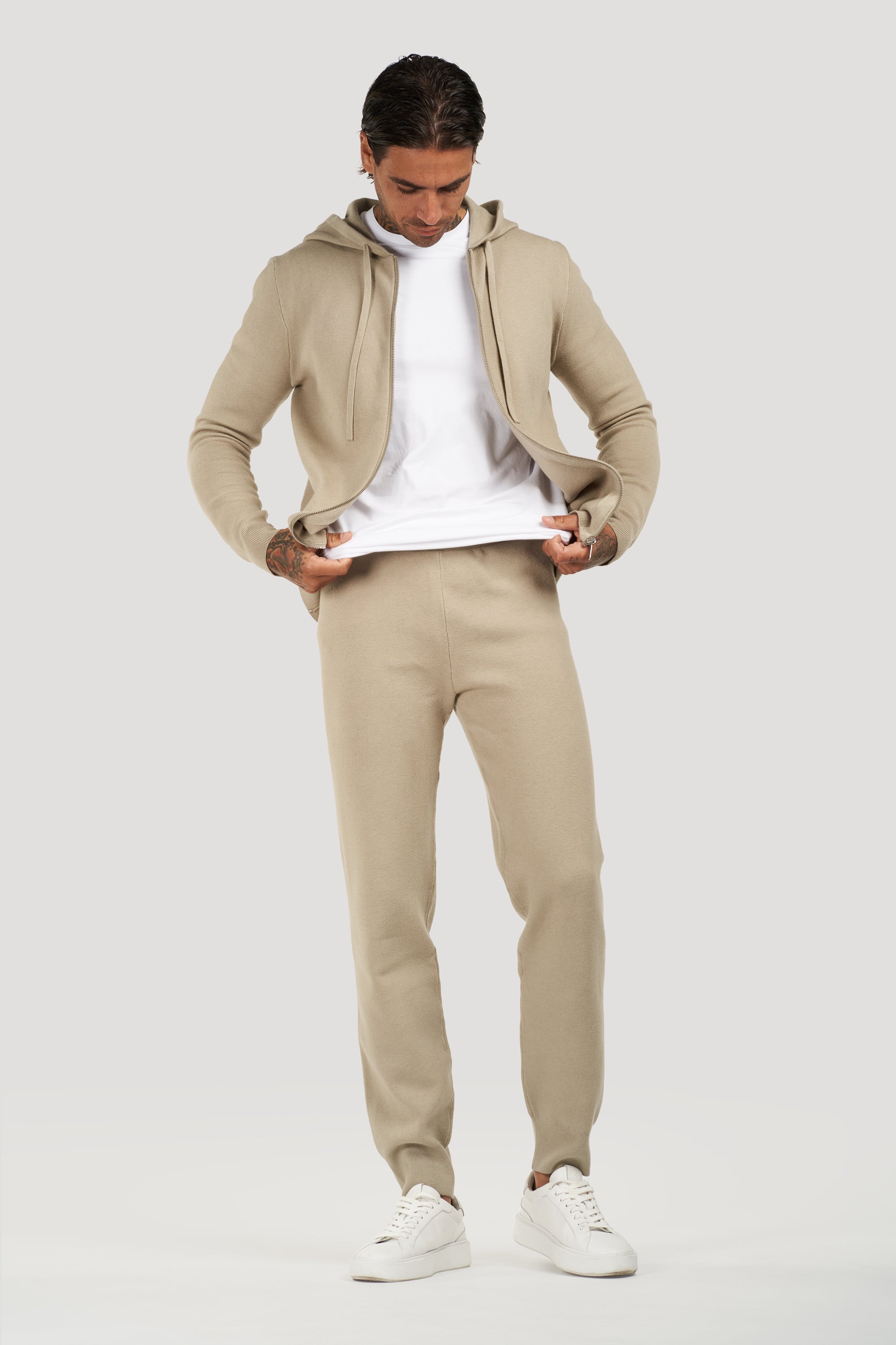 ZARVI ELITE CASHMERE JOGGER