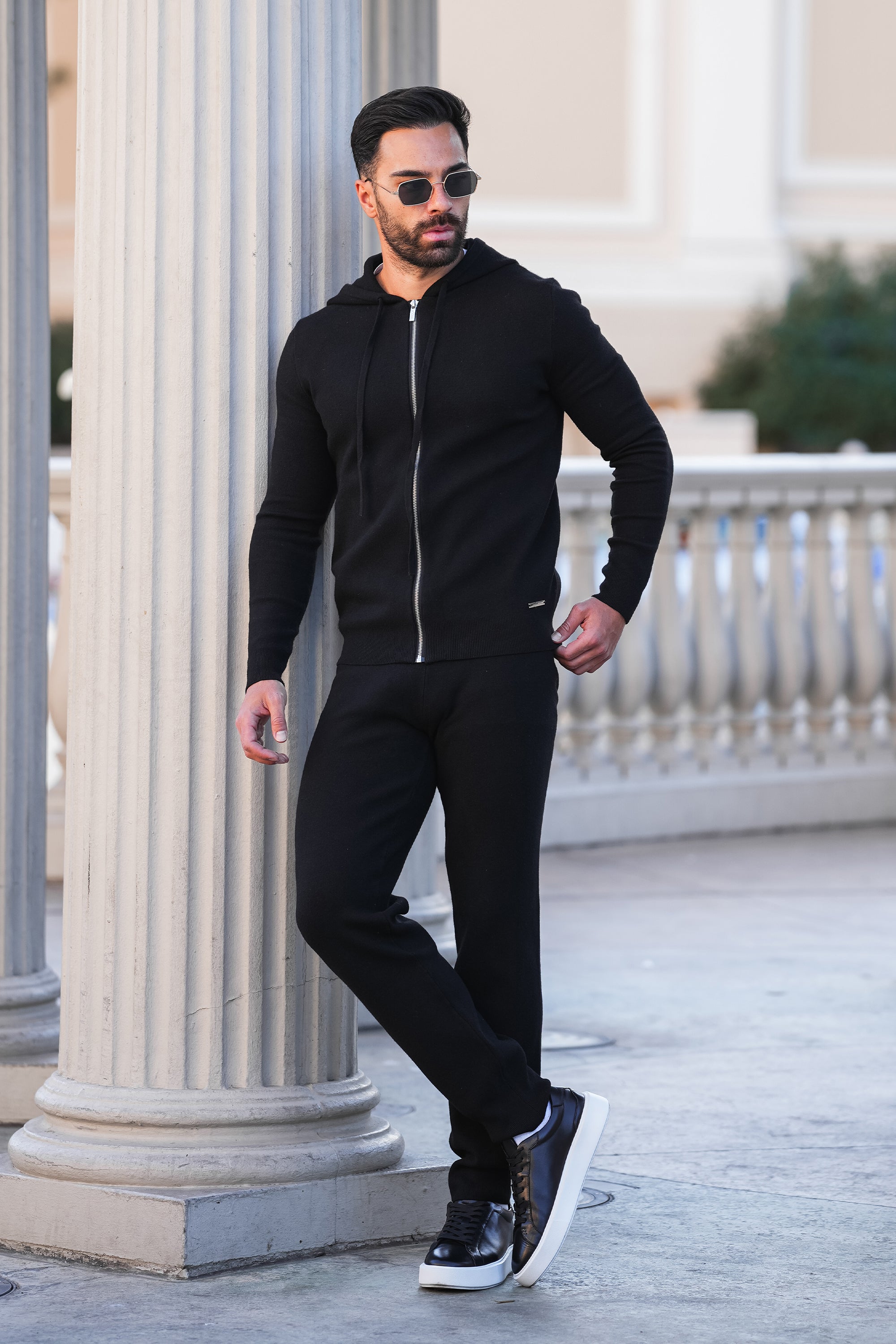 ZARVI ELITE CASHMERE JOGGER
