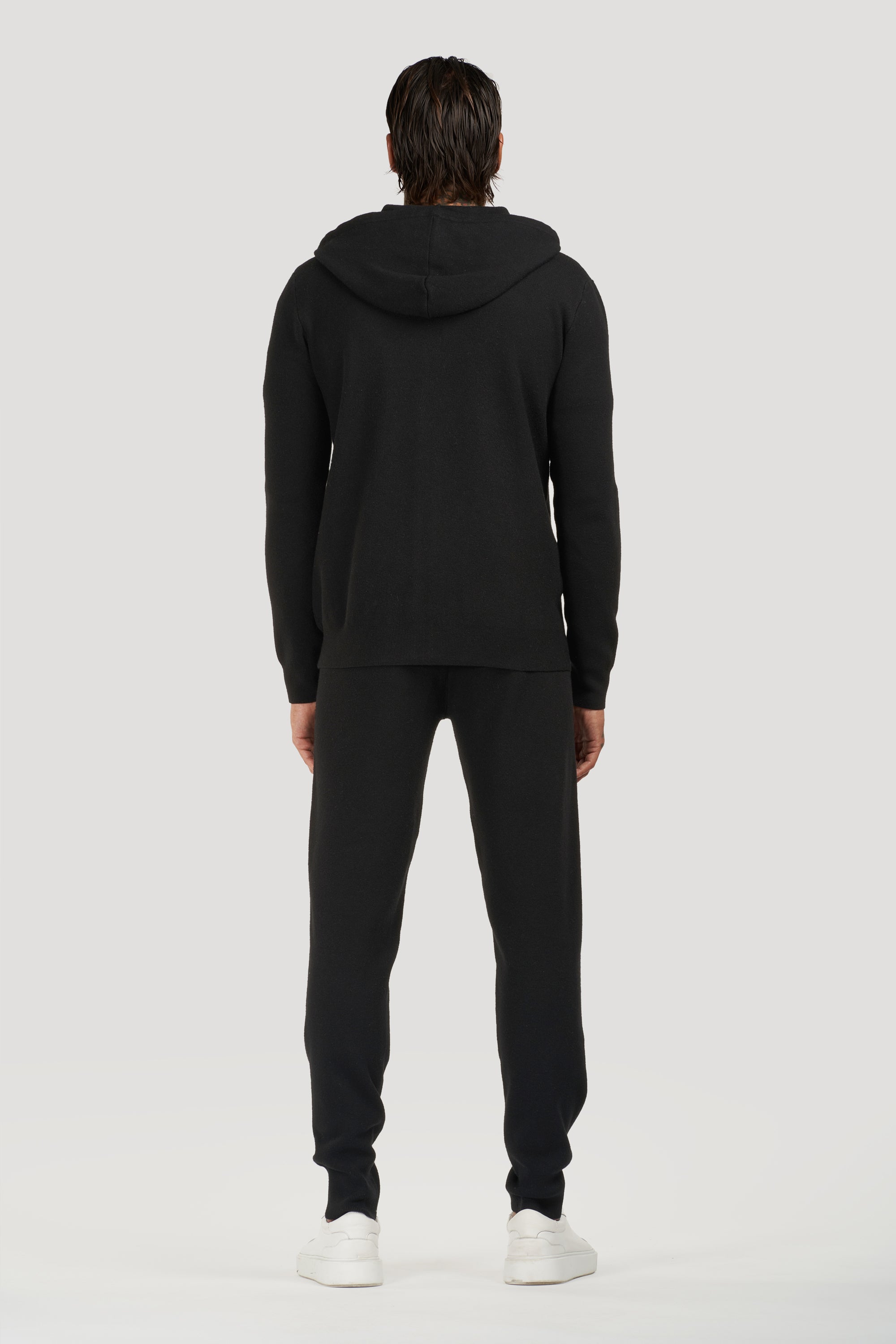 ZARVI ELITE CASHMERE JOGGER