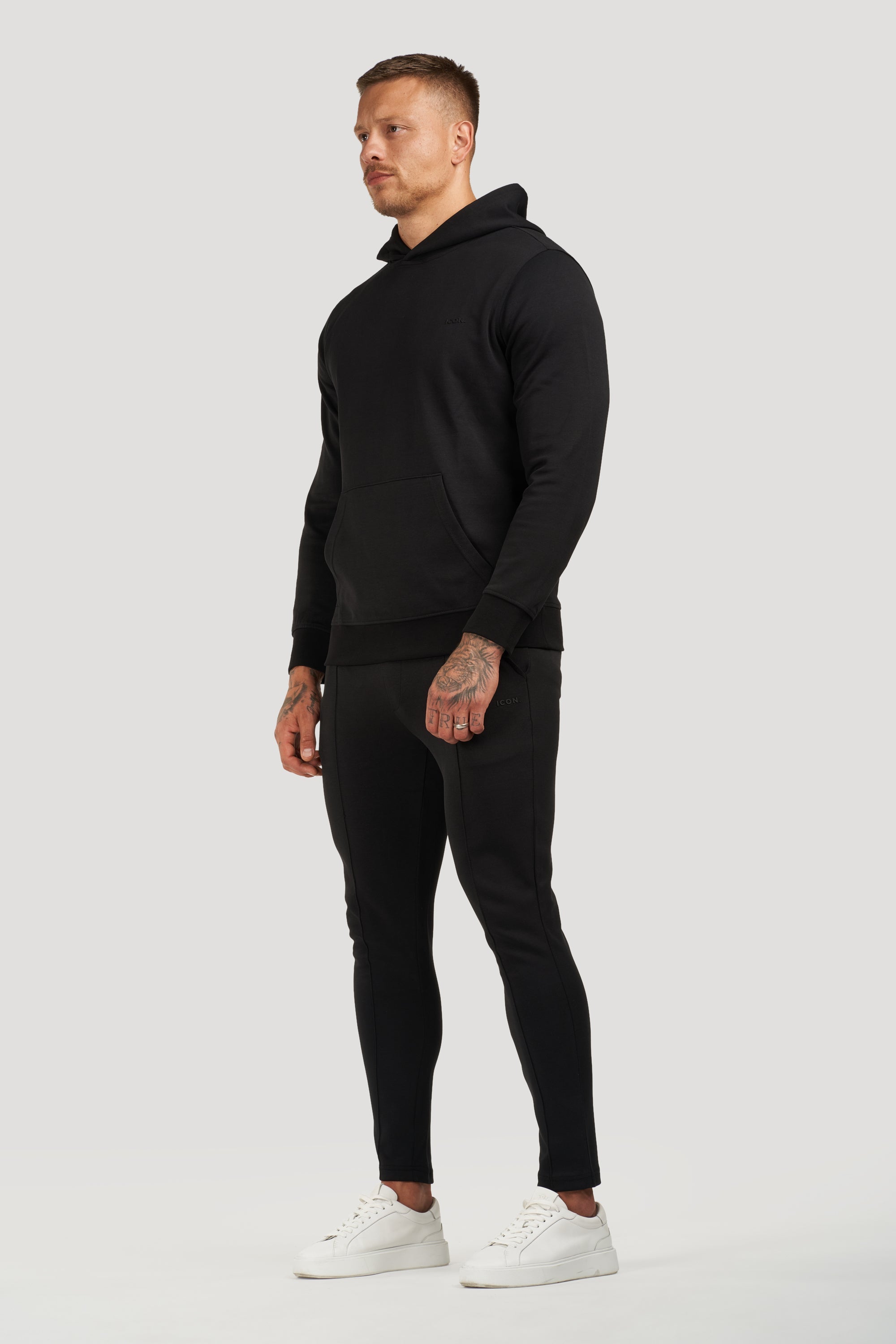 ZARVI ATHLETIC HOODIE