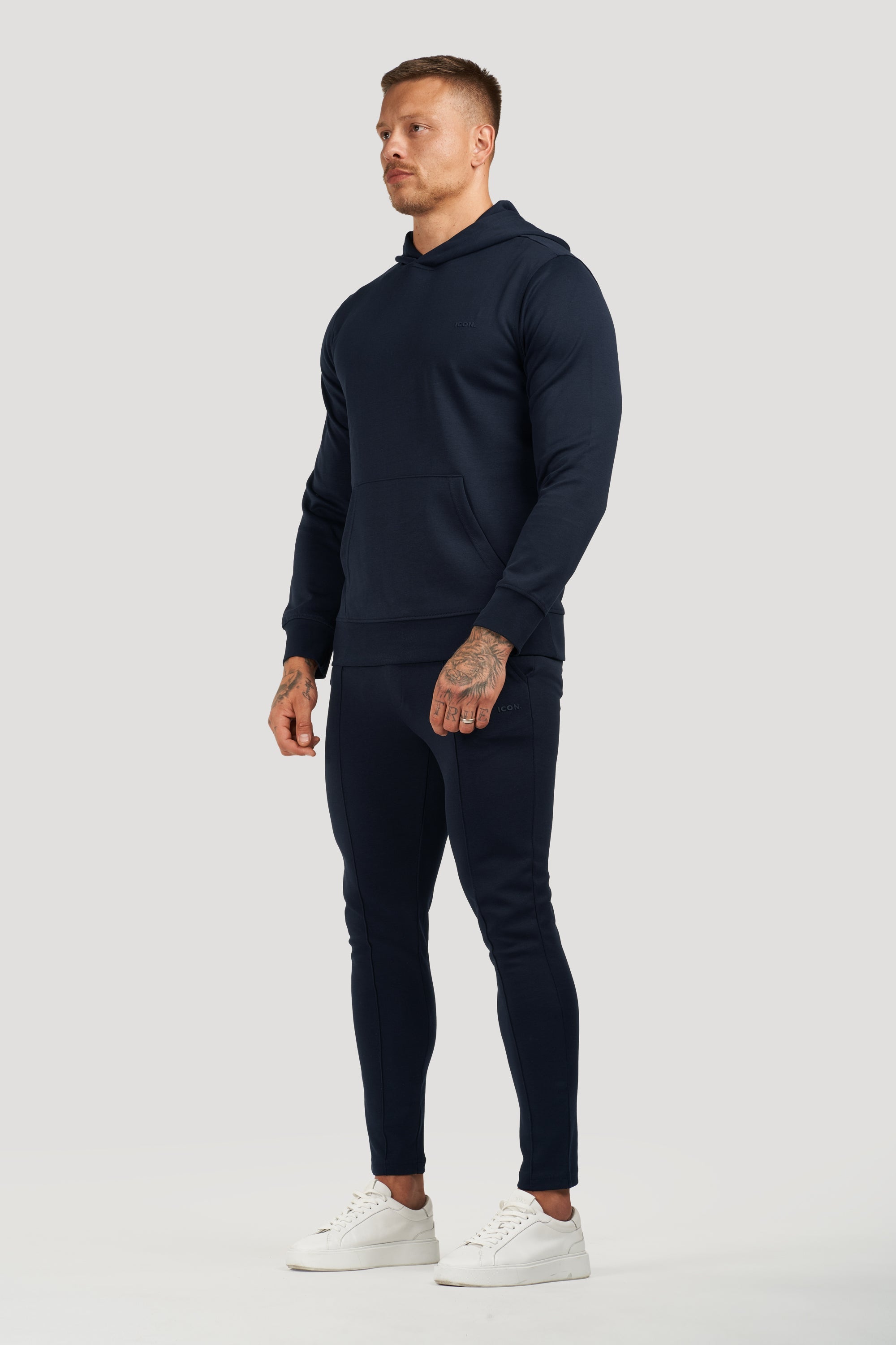 ZARVI ATHLETIC HOODIE