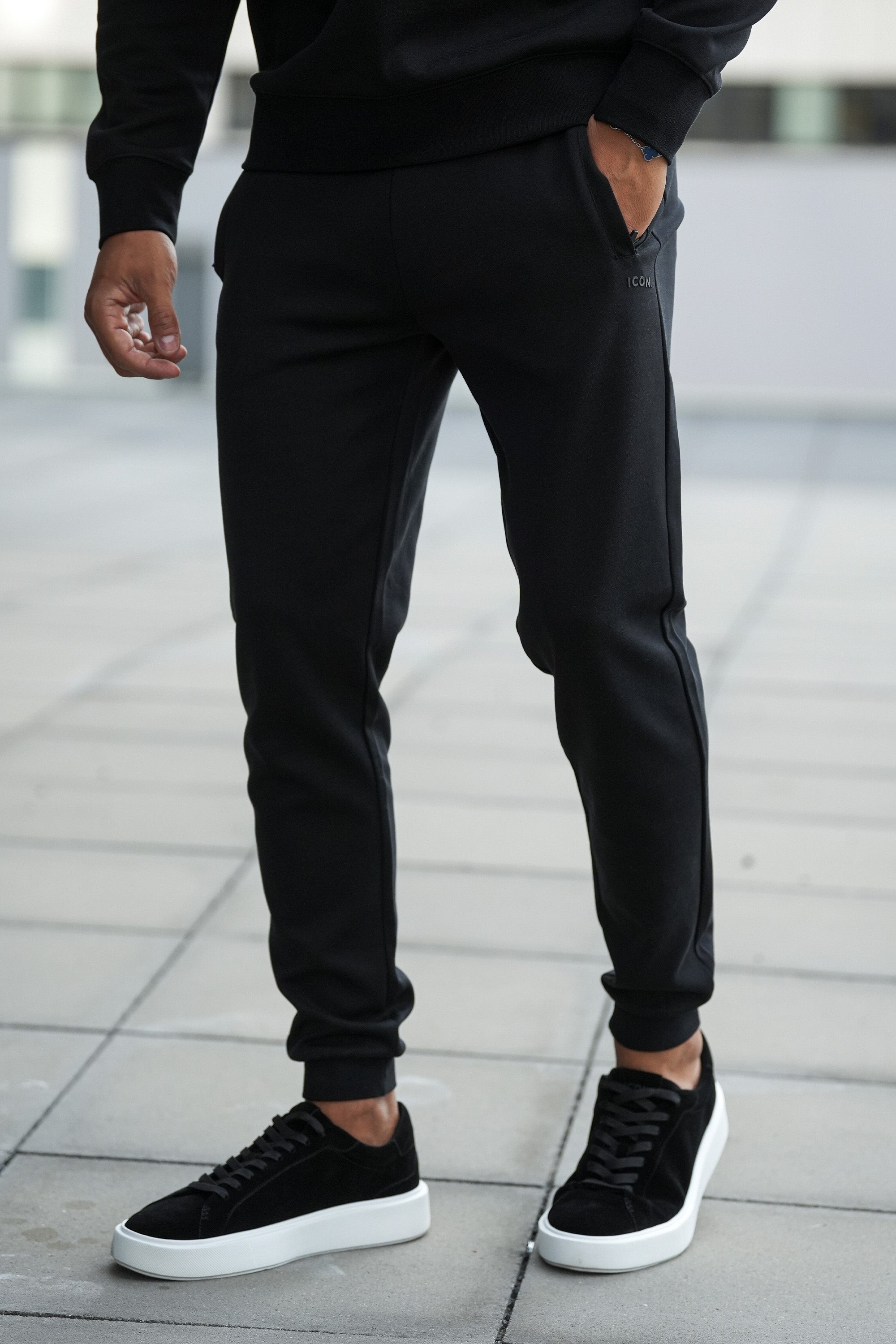 ZARVI RELAXED JOGGER