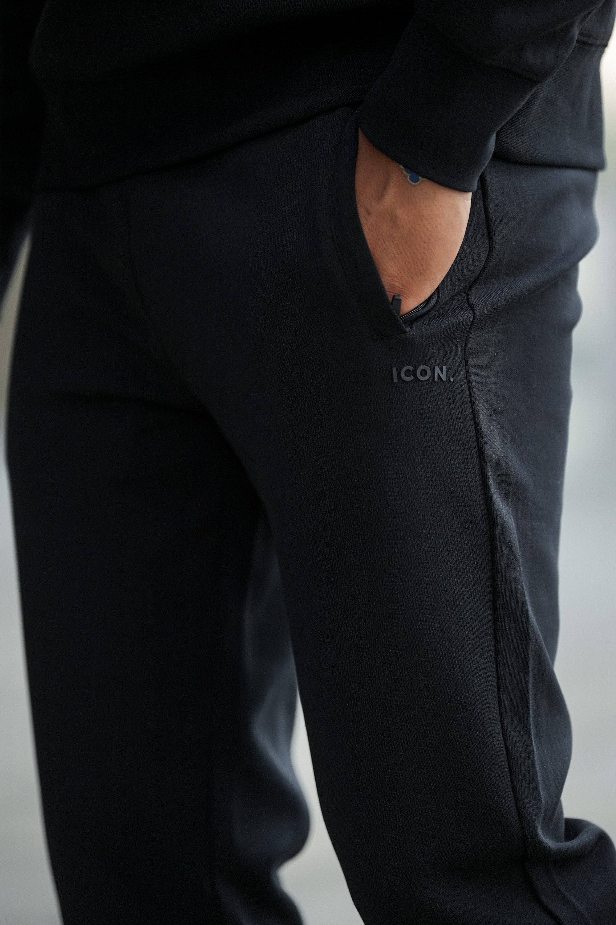 ZARVI RELAXED JOGGER