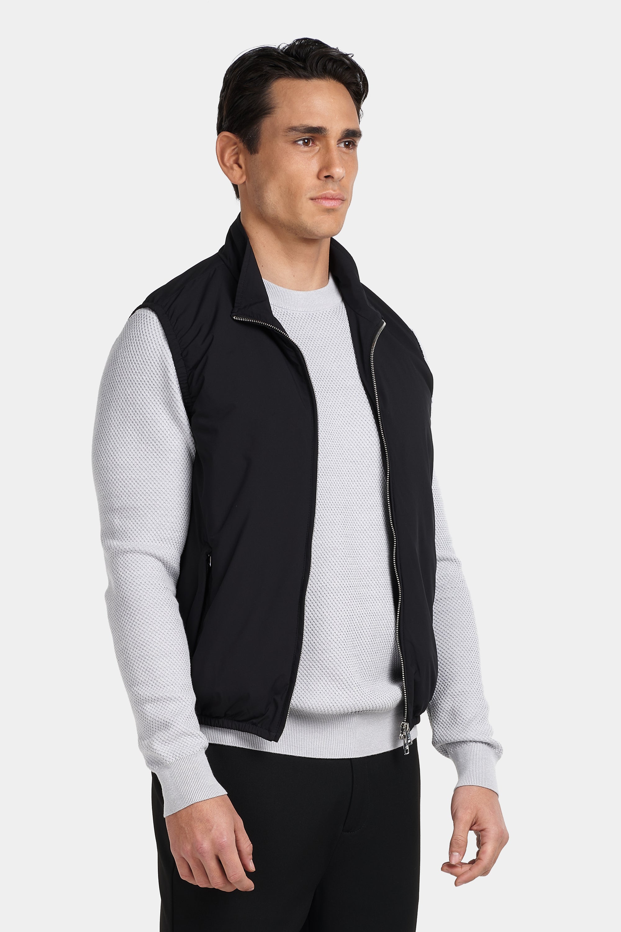 THE TRAVEL BODY WARMER