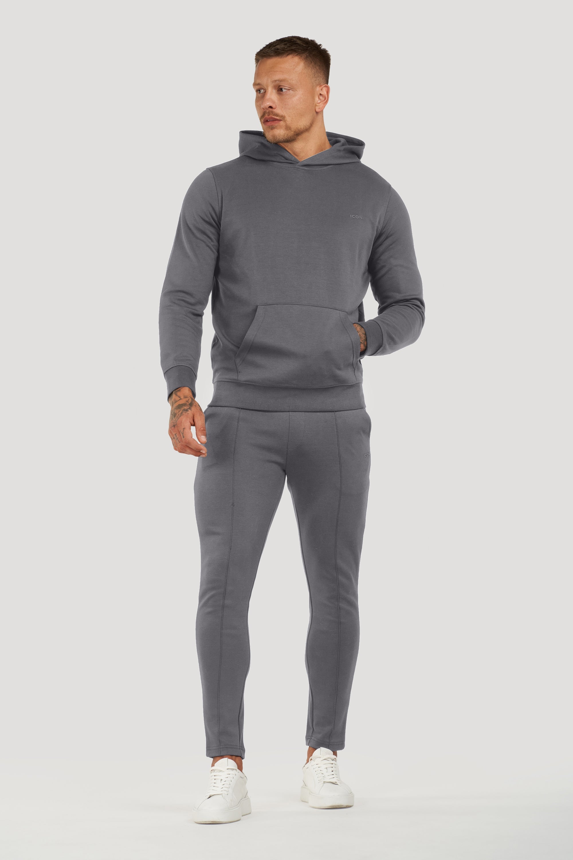 ZARVI ATHLETIC HOODIE