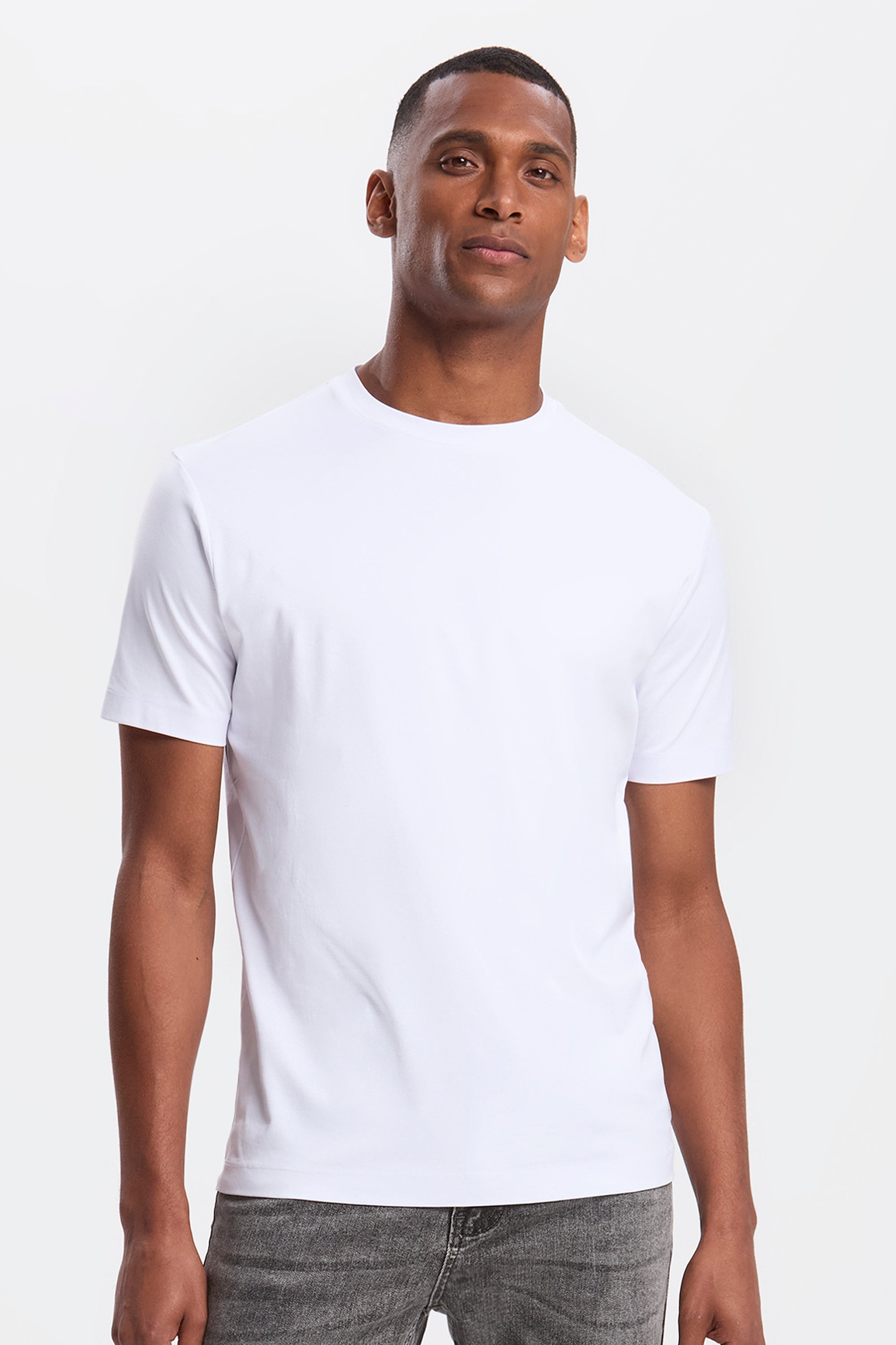 ZARVI LUXE T-SHIRT