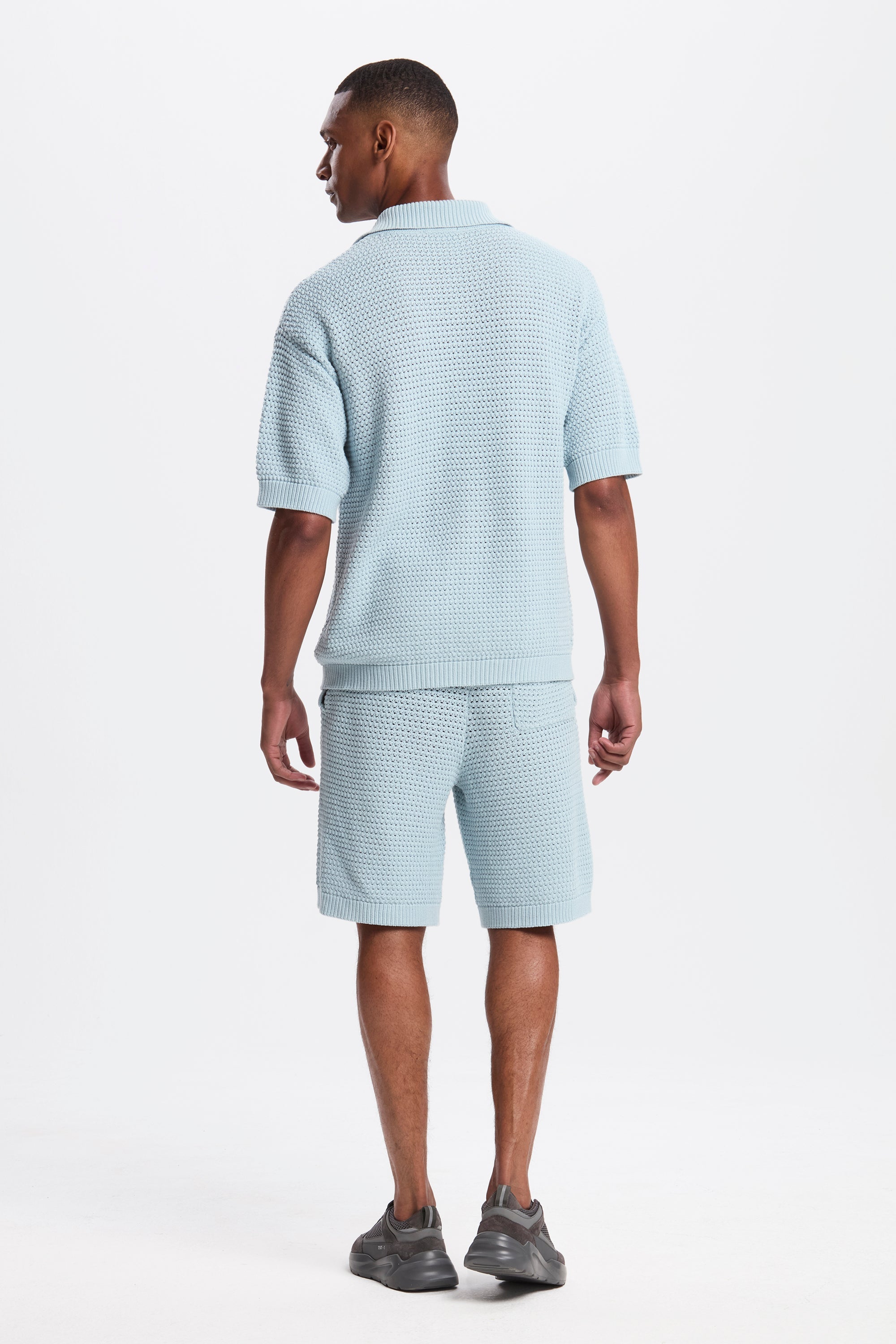 LE CHEMISE À MANCHES SANS CROCHET MATESE