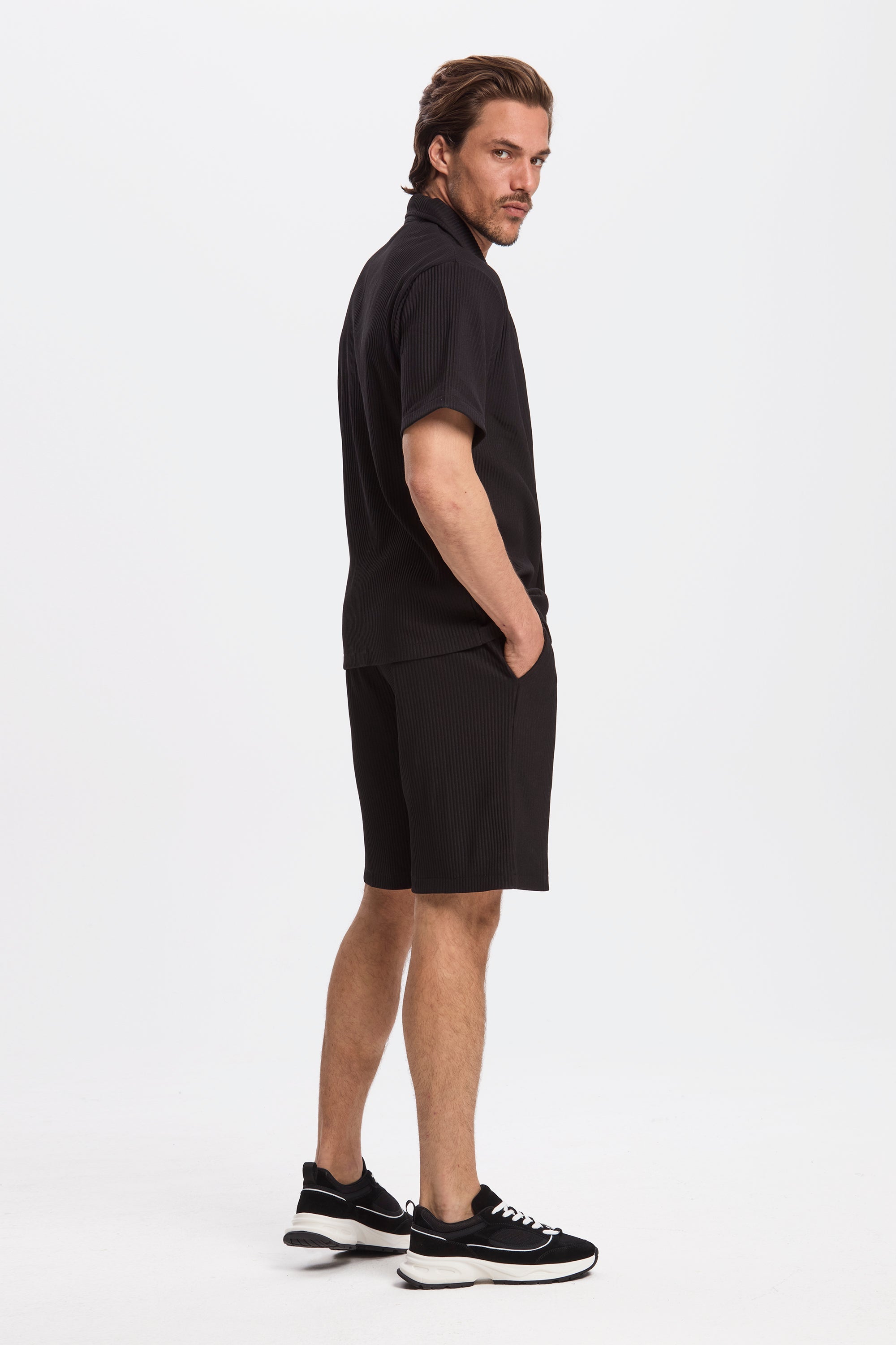 THE PLEATED SS SHIRT