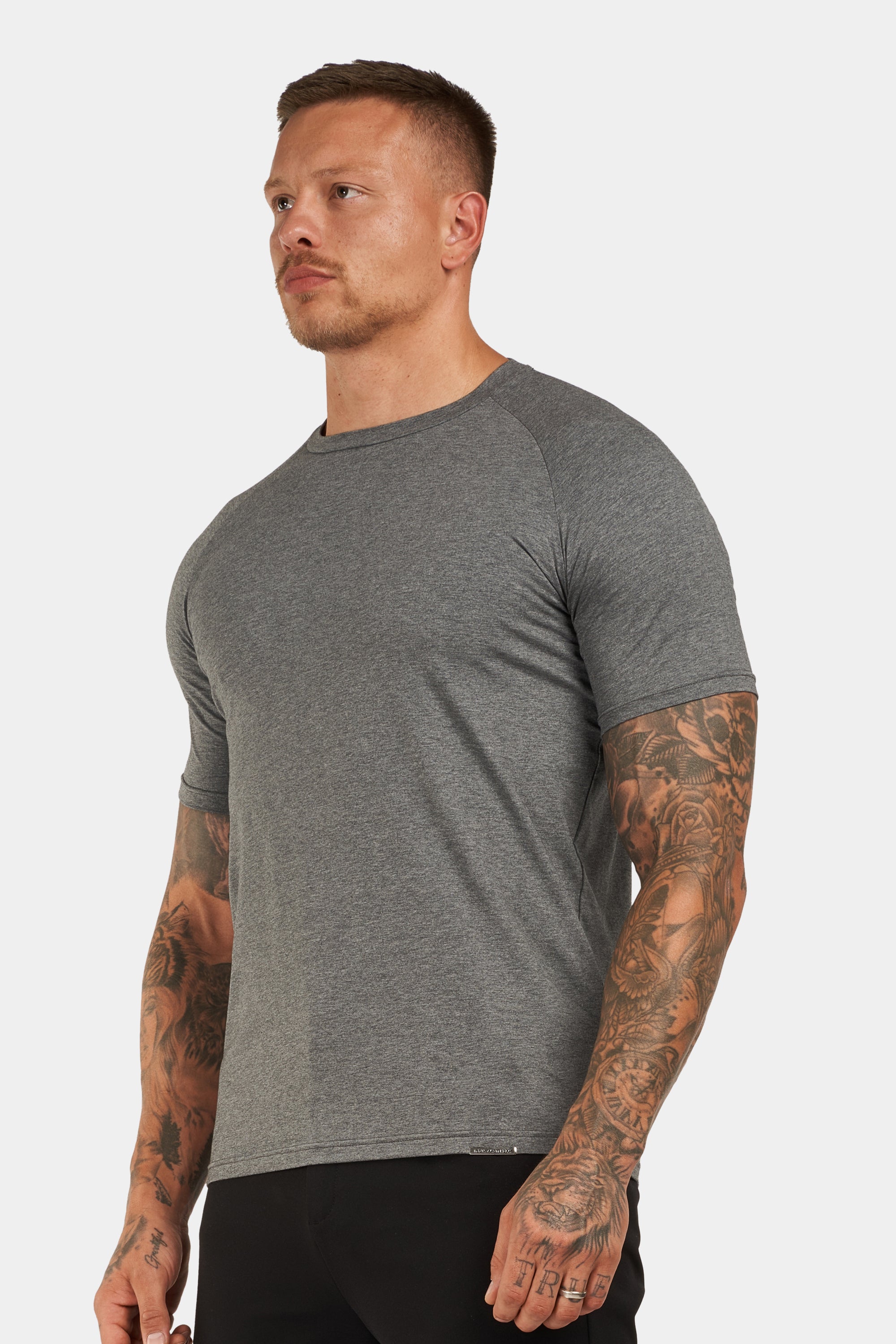 ZARVI MUSCLE BASIC T-SHIRT