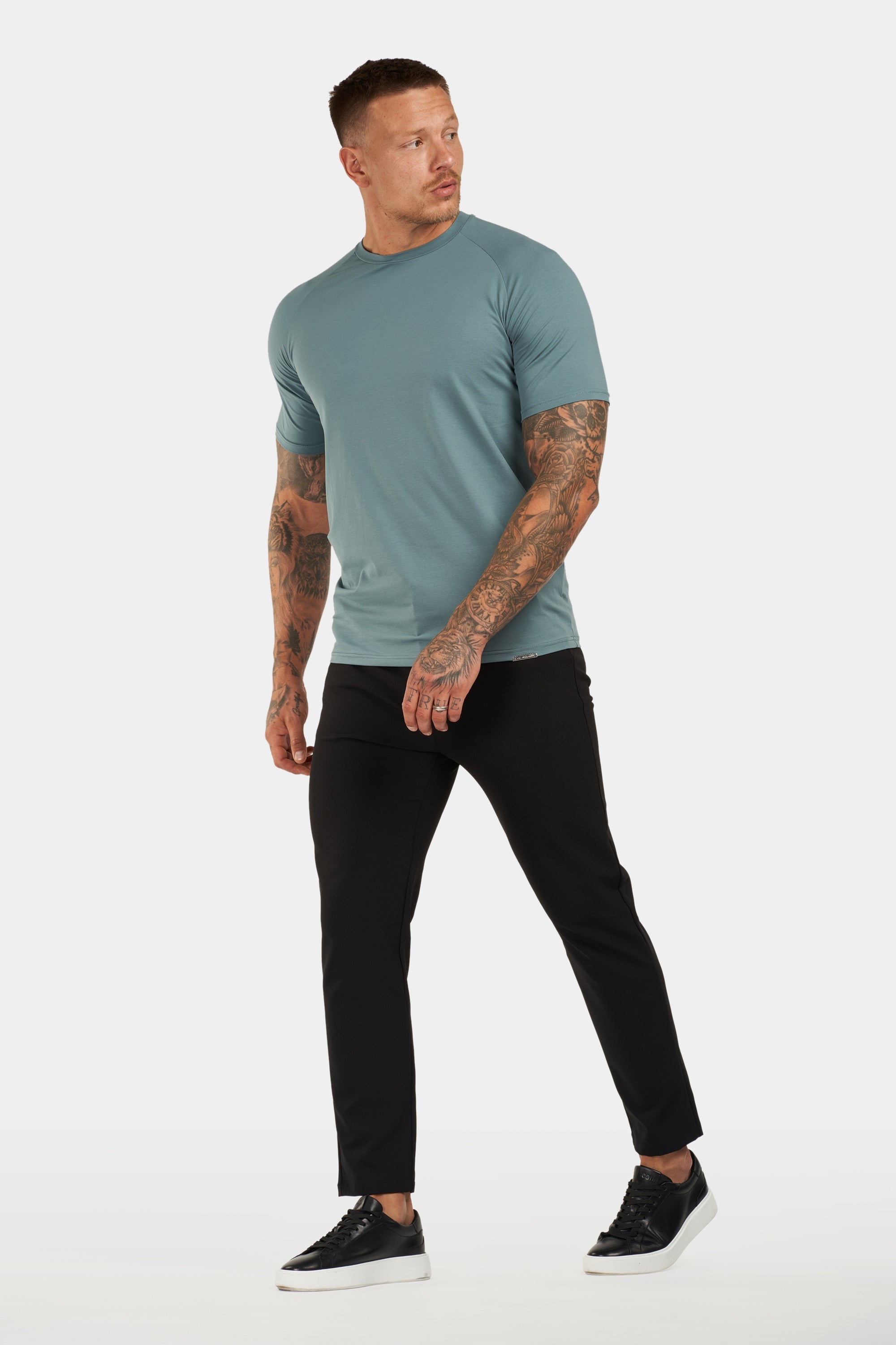 ZARVI MUSCLE BASIC T-SHIRT