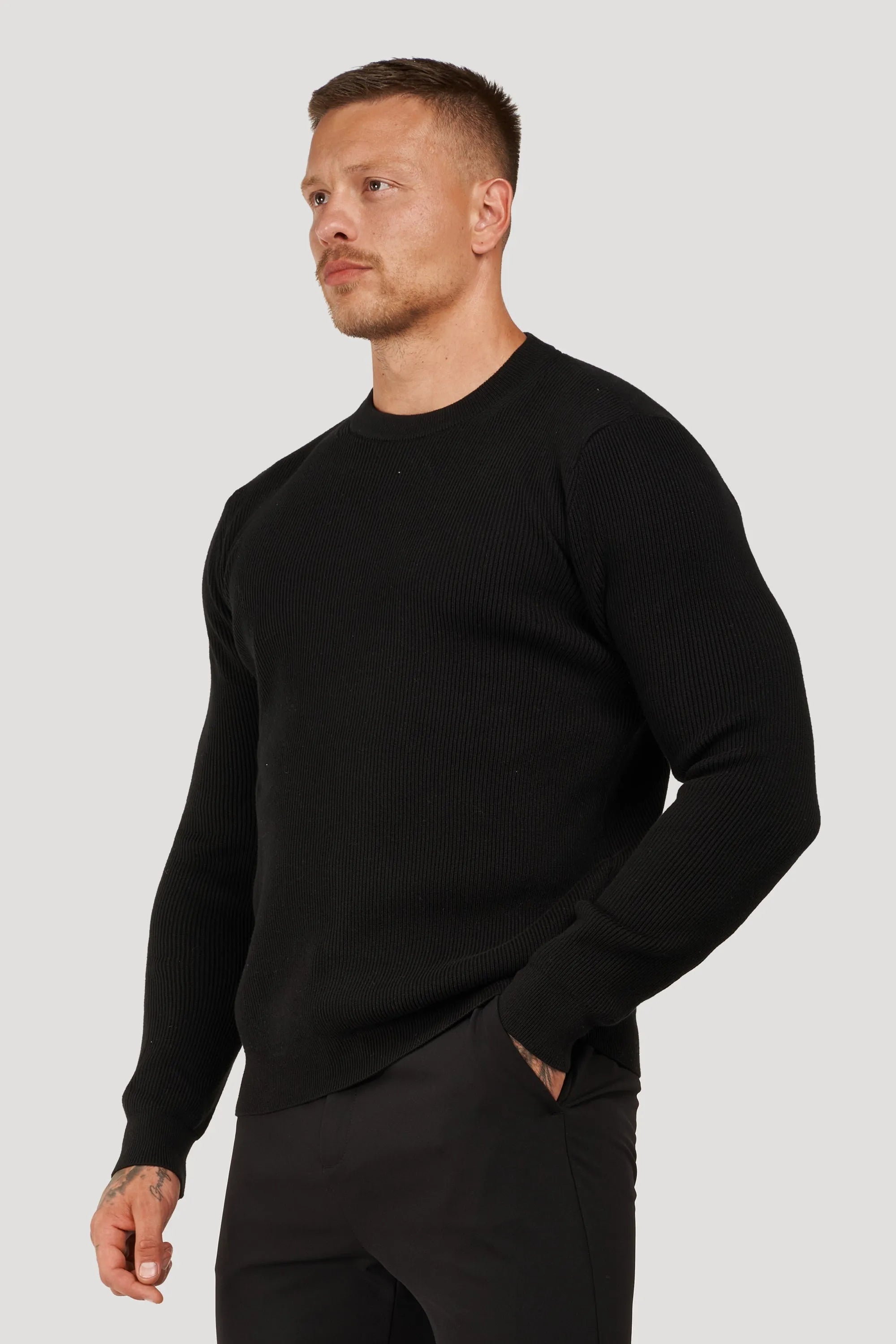 ZARVI RENZO CREWNECK SWEATER