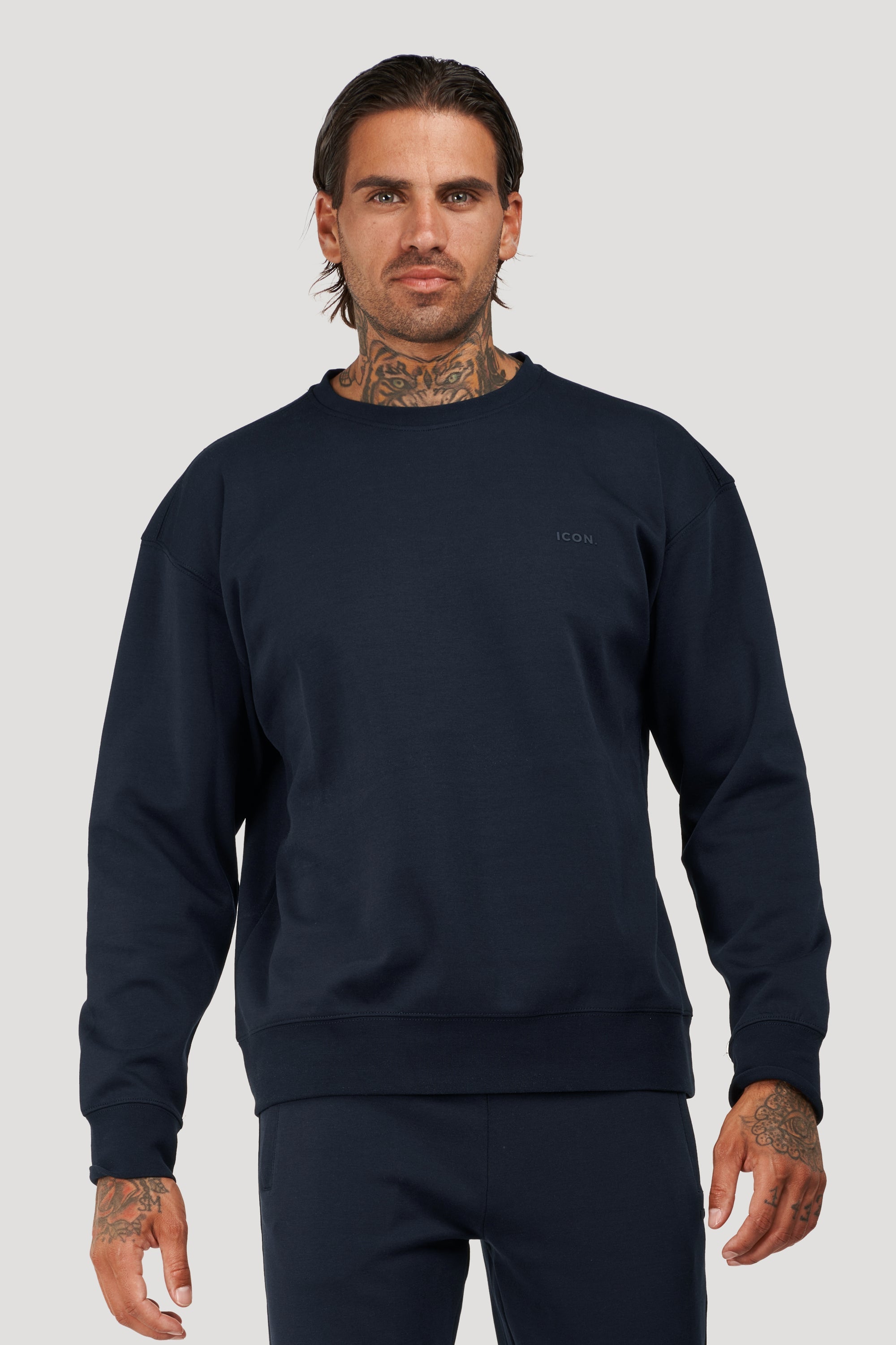 ZARVI RELAXED CREWNECK SWEATER