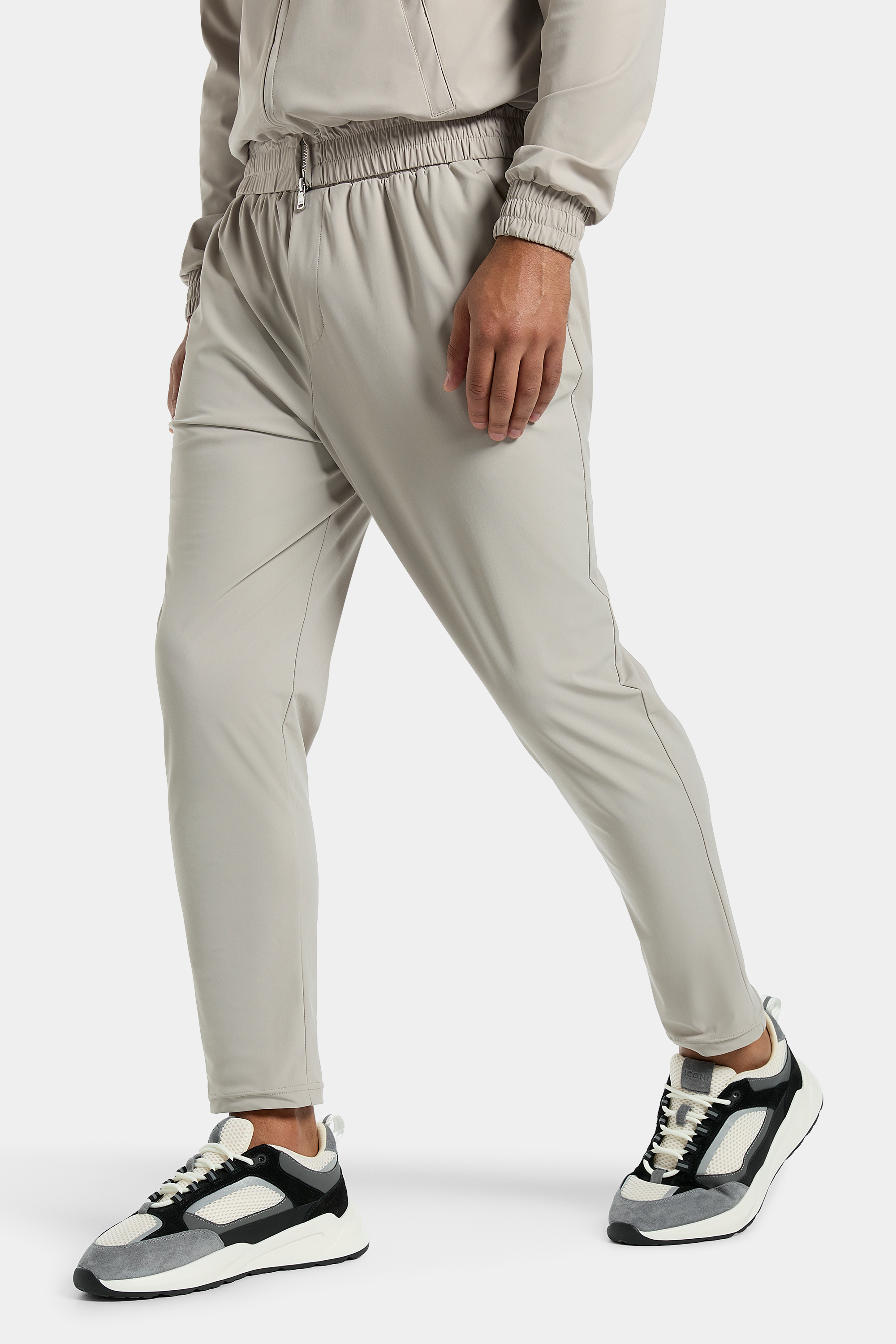 ZARVI VASTO TRACK PANTS