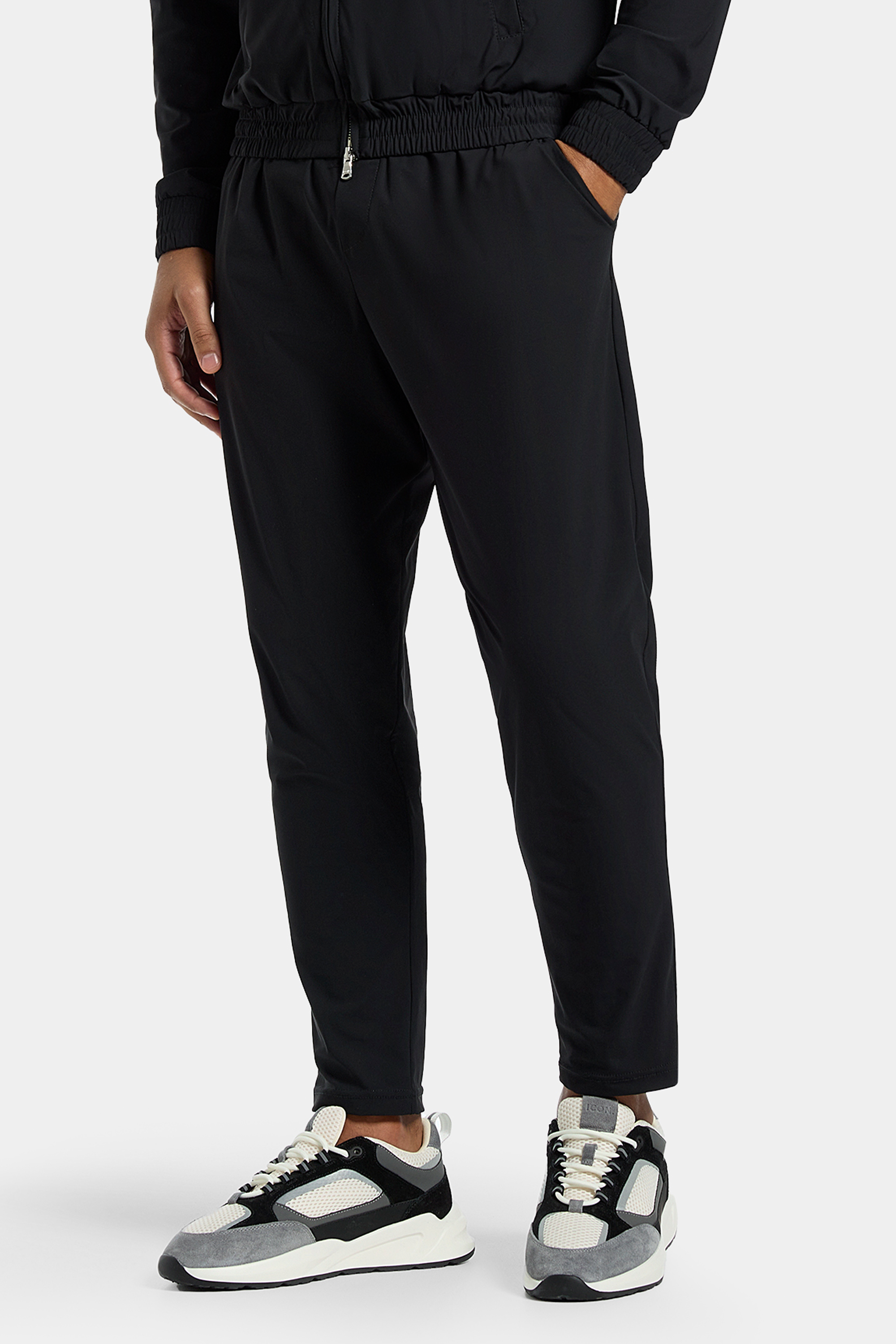 ZARVI VASTO TRACK PANTS