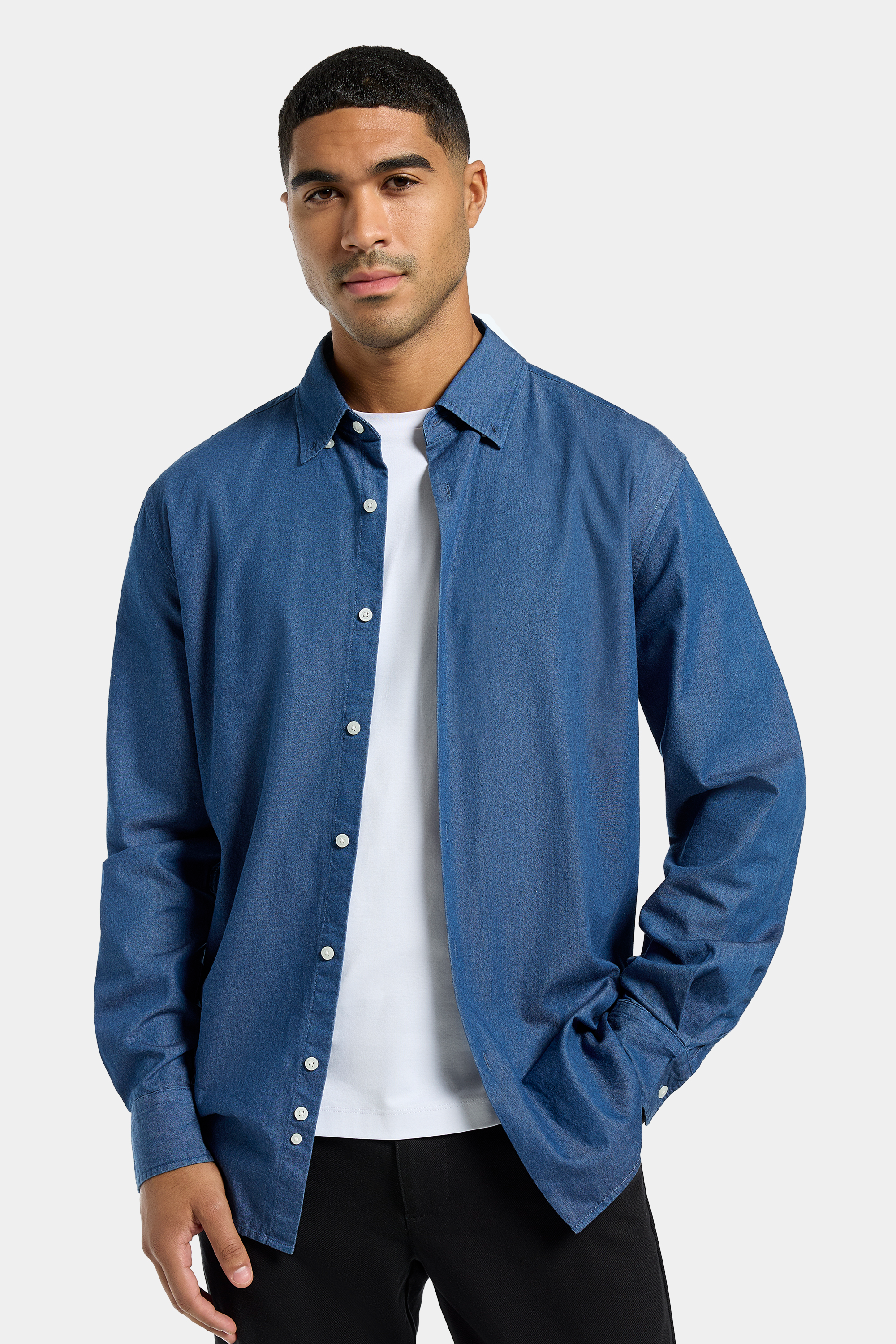 ZARVI CHAMBRAY SHIRT