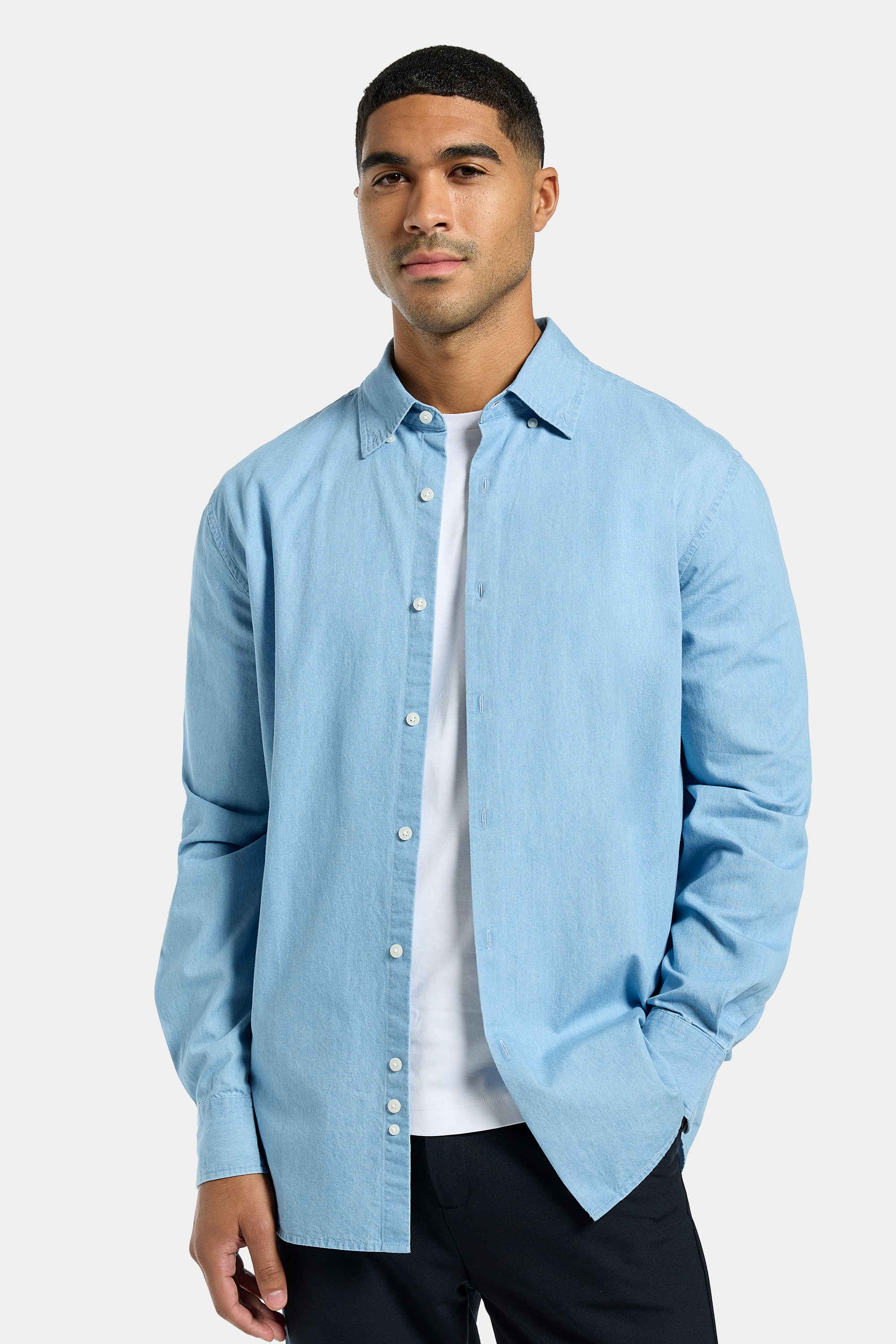 ZARVI CHAMBRAY SHIRT