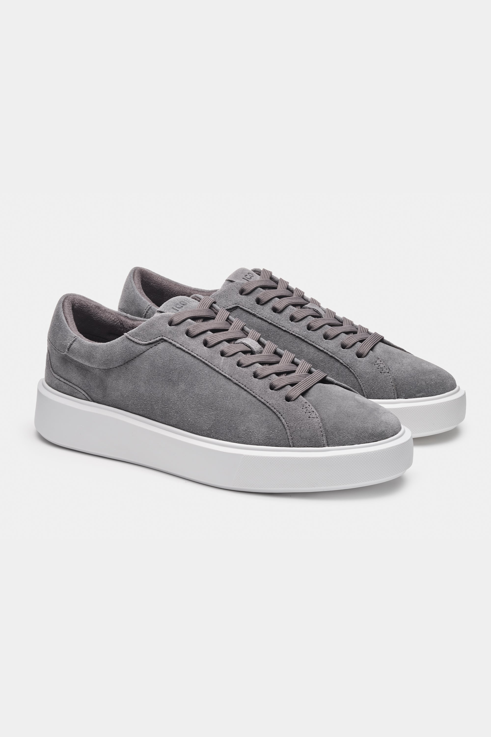 THE CLASSIC SUEDE TRAINER