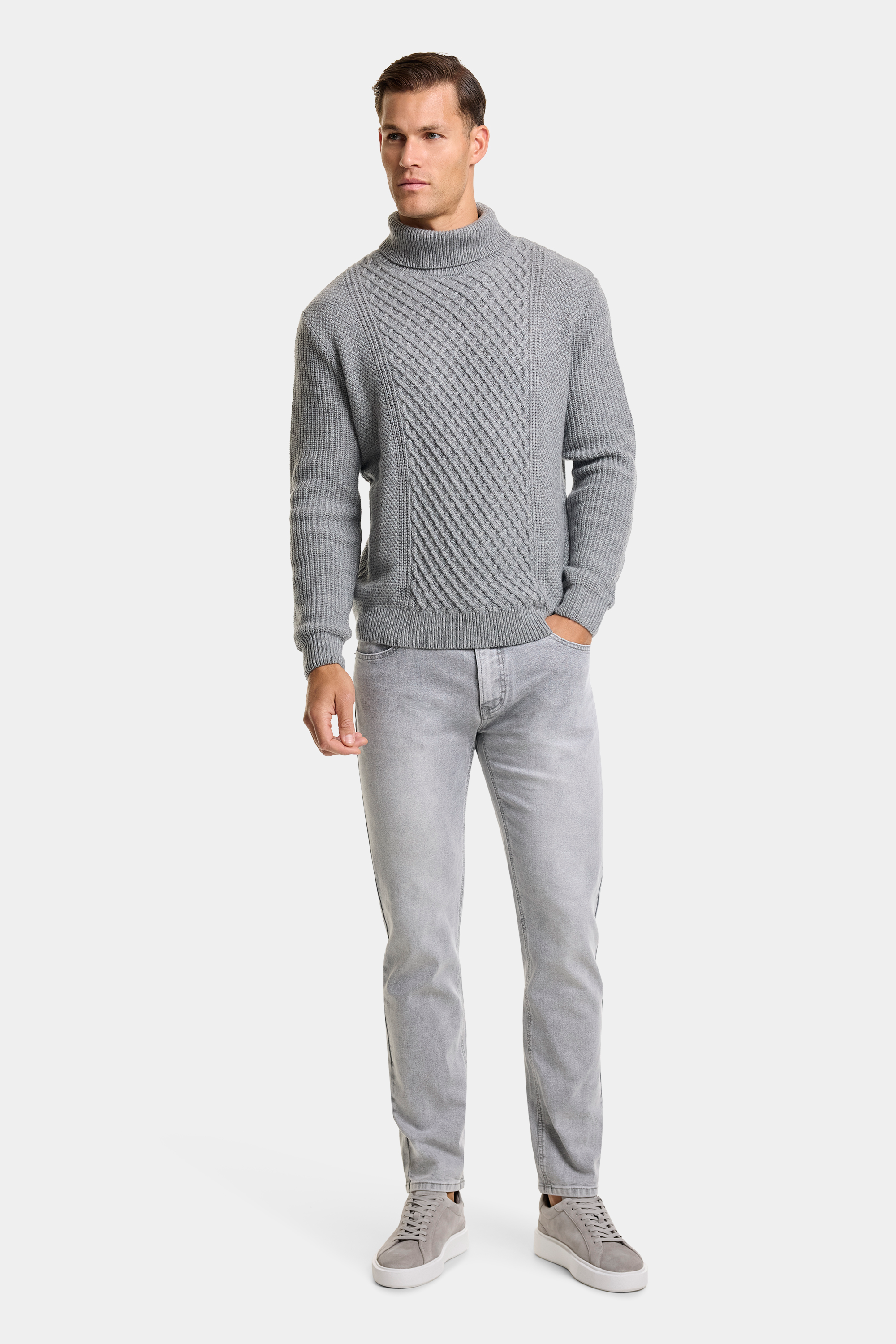 ZARVI NICO CABLE TURTLENECK