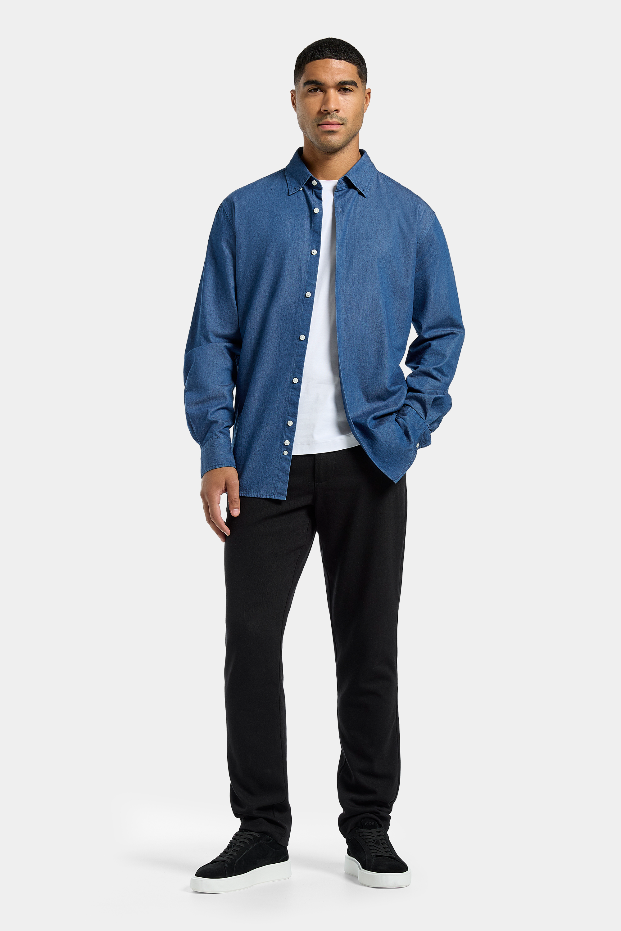 ZARVI CHAMBRAY SHIRT