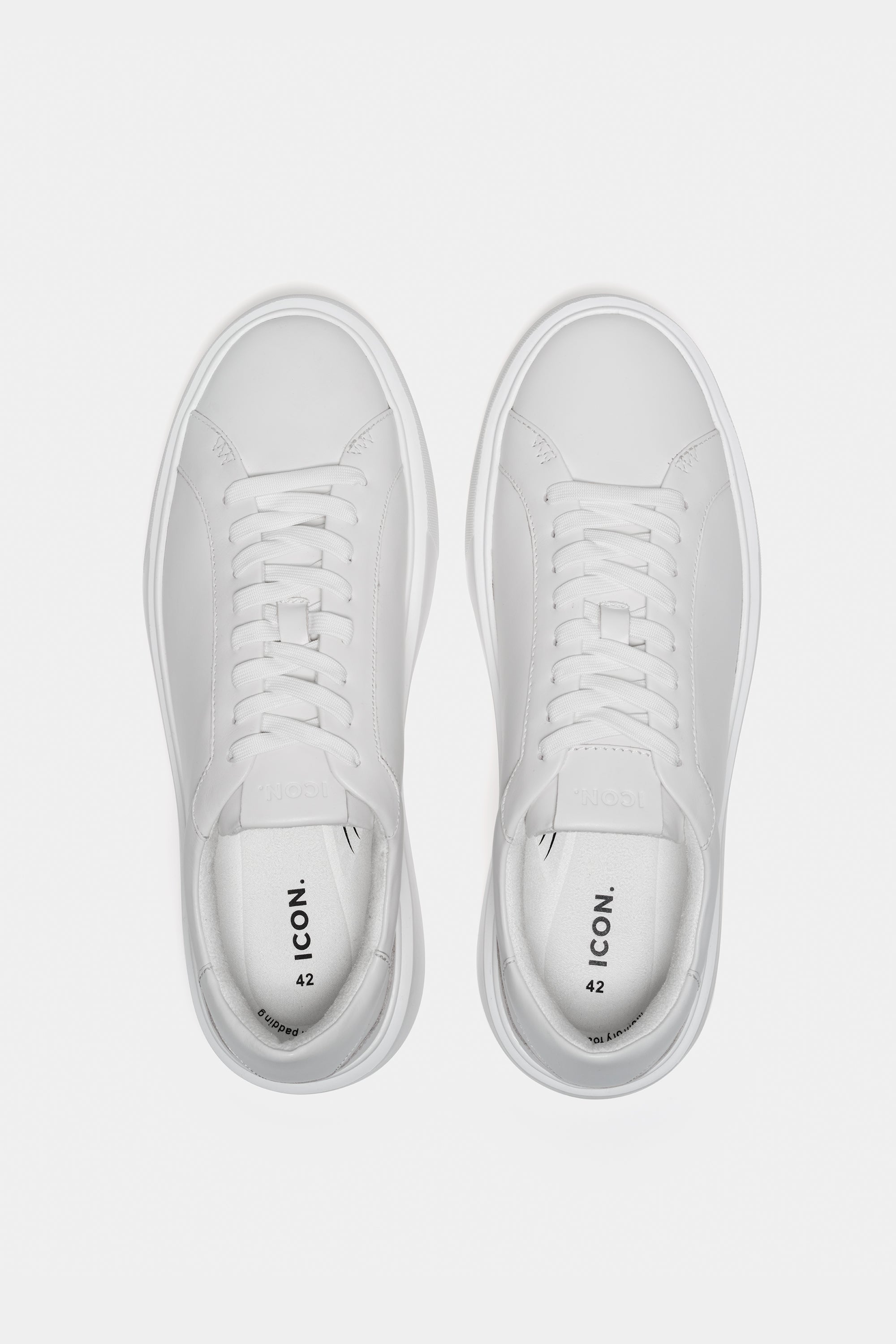 THE CLASSIC LEATHER TRAINER