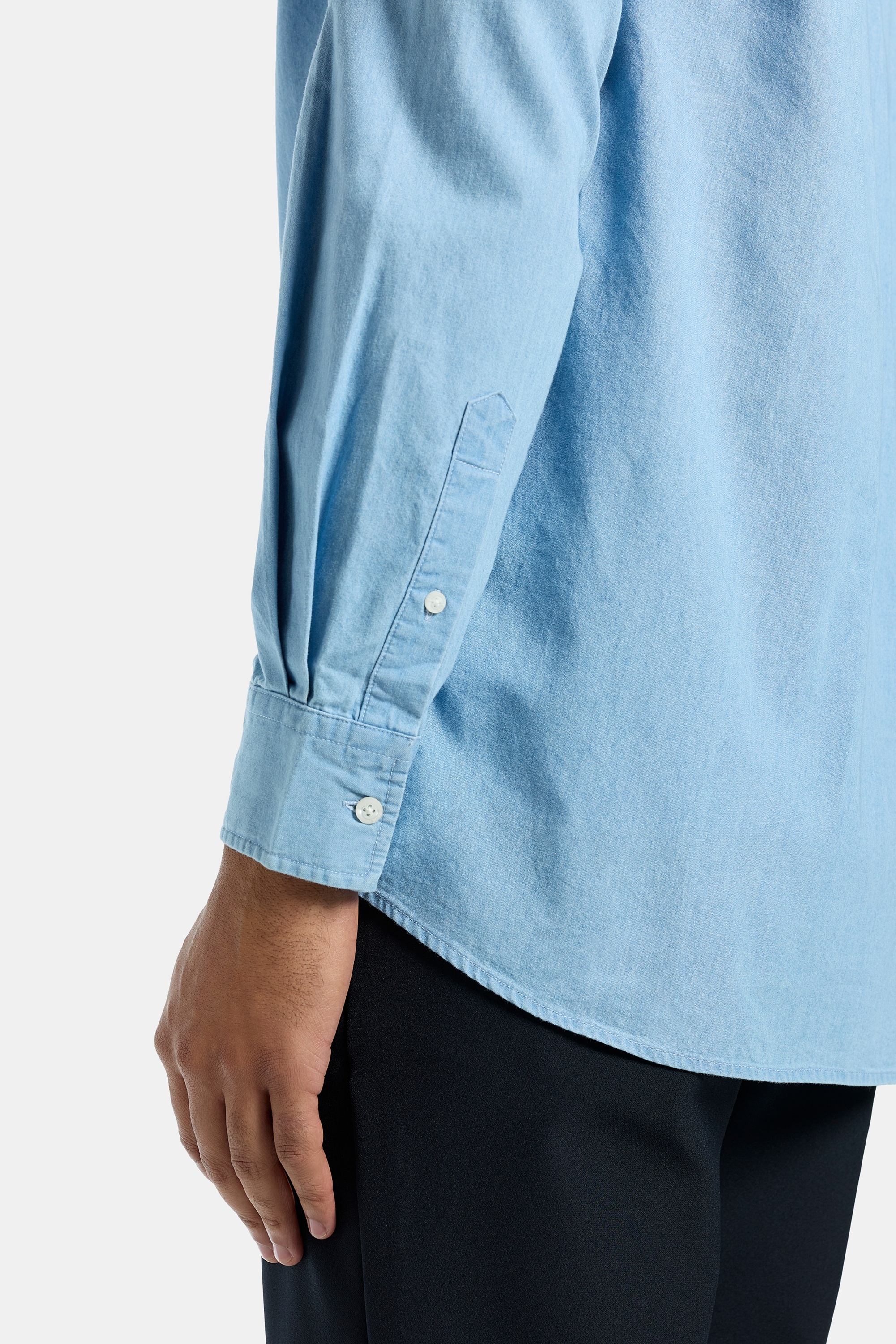 ZARVI CHAMBRAY SHIRT