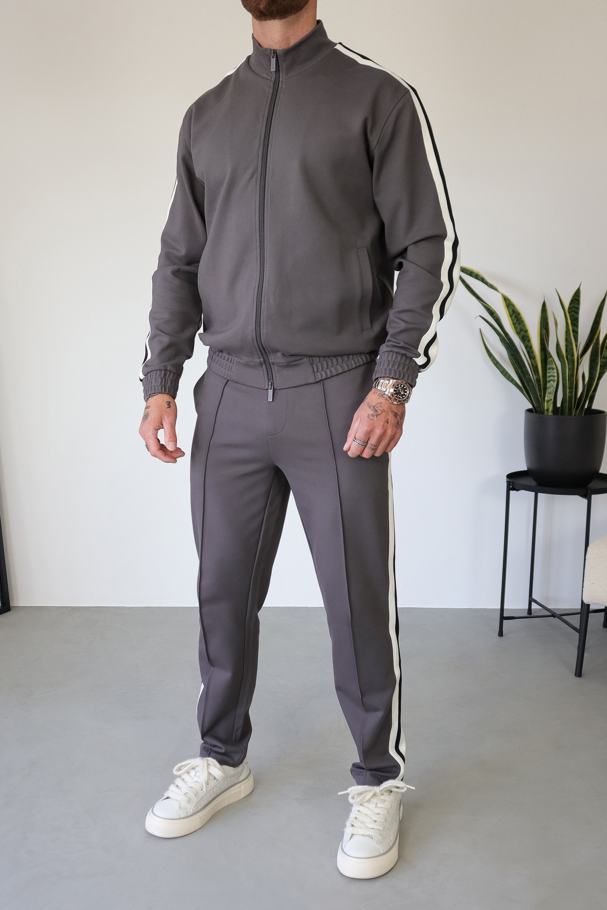 ZARVI TAPE TRACK JACKET