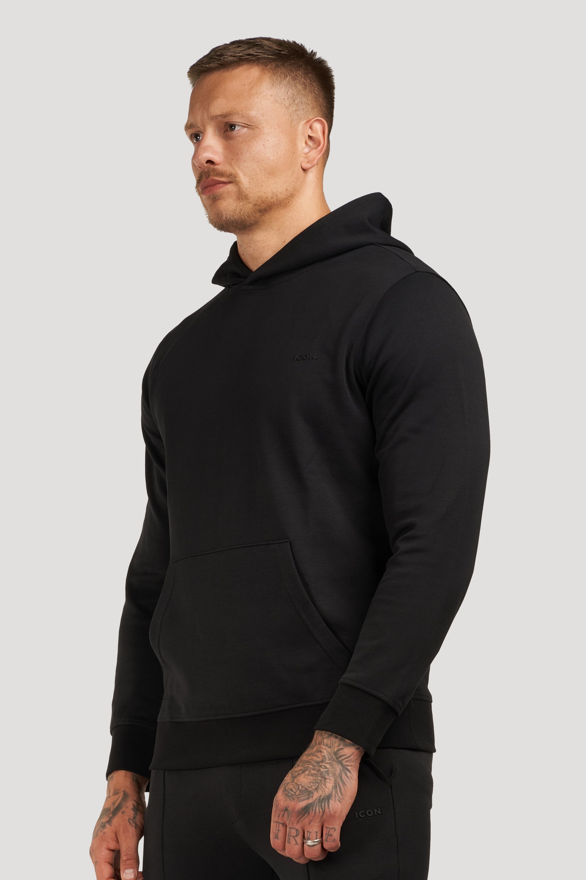 ZARVI ATHLETIC HOODIE