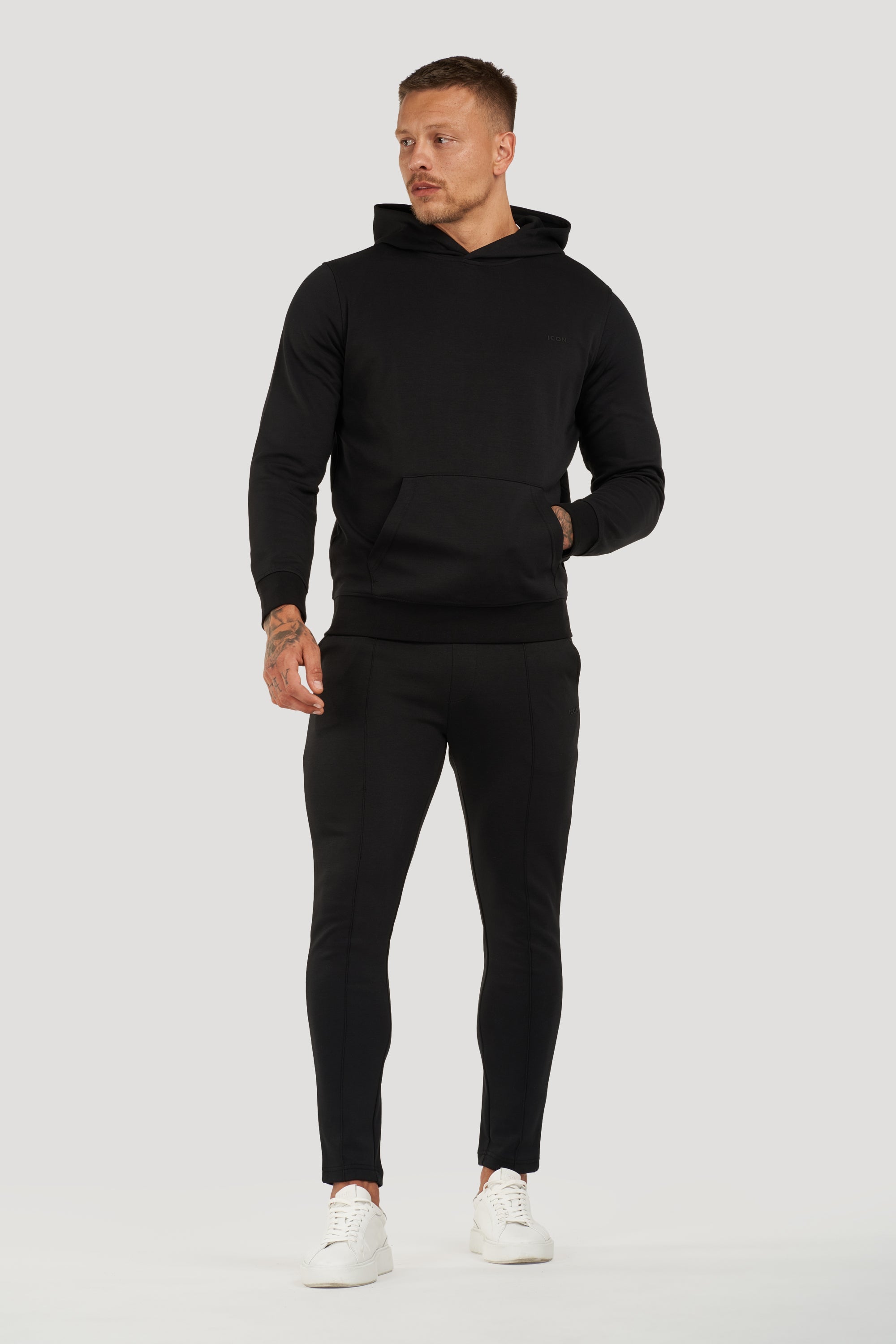 ZARVI ATHLETIC HOODIE