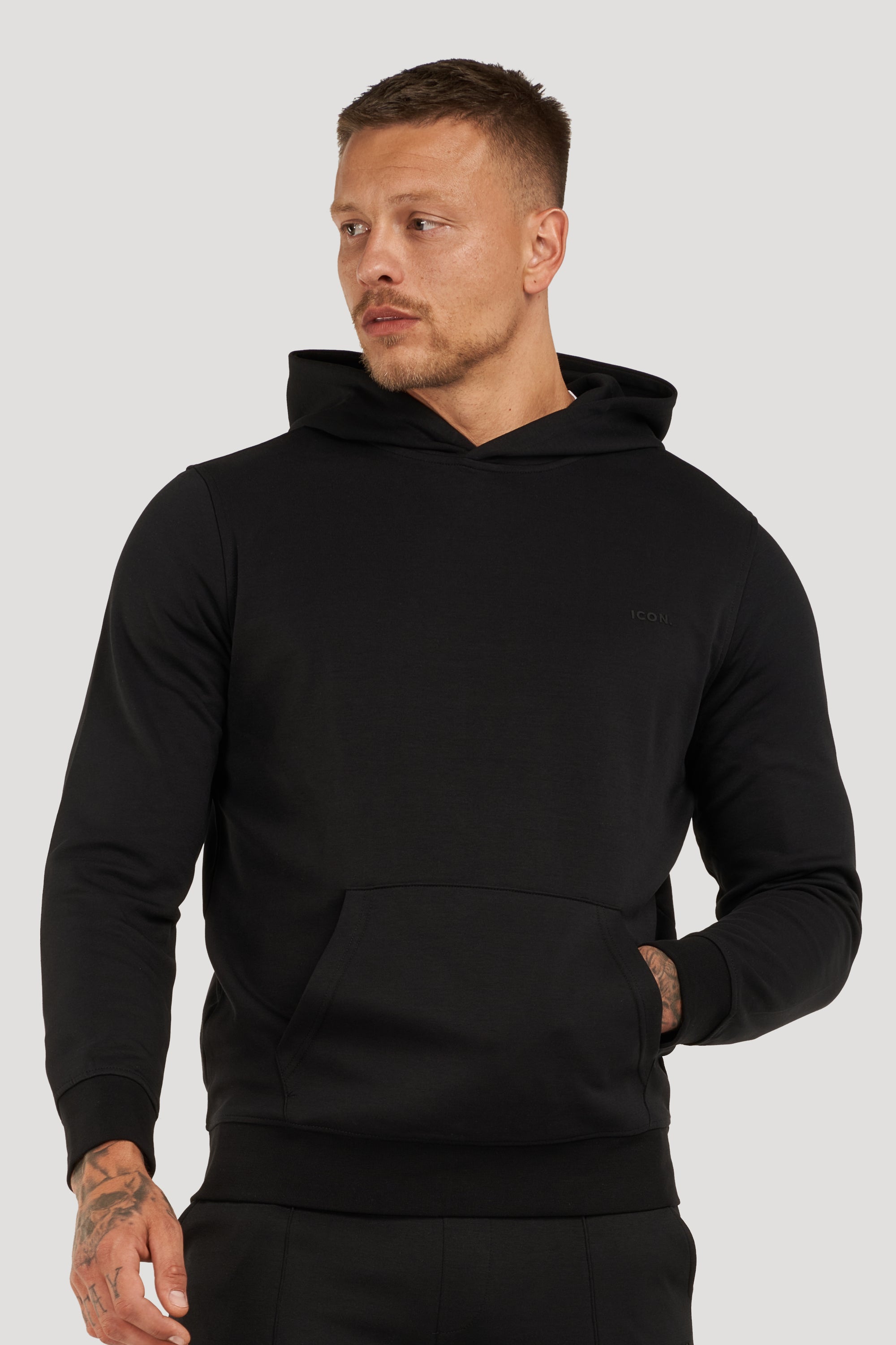 ZARVI ATHLETIC HOODIE