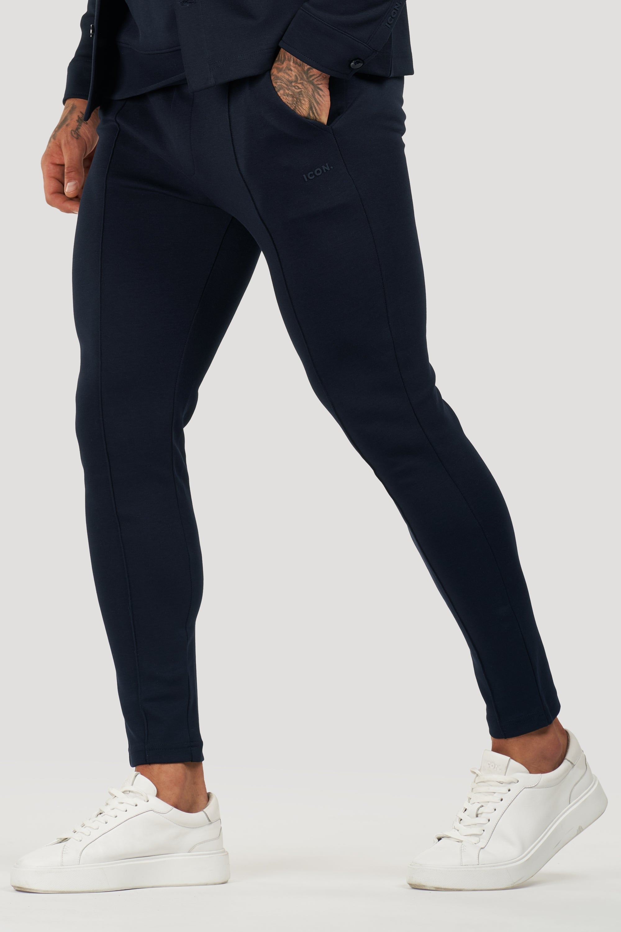 ZARVI ATHLETIC JOGGER