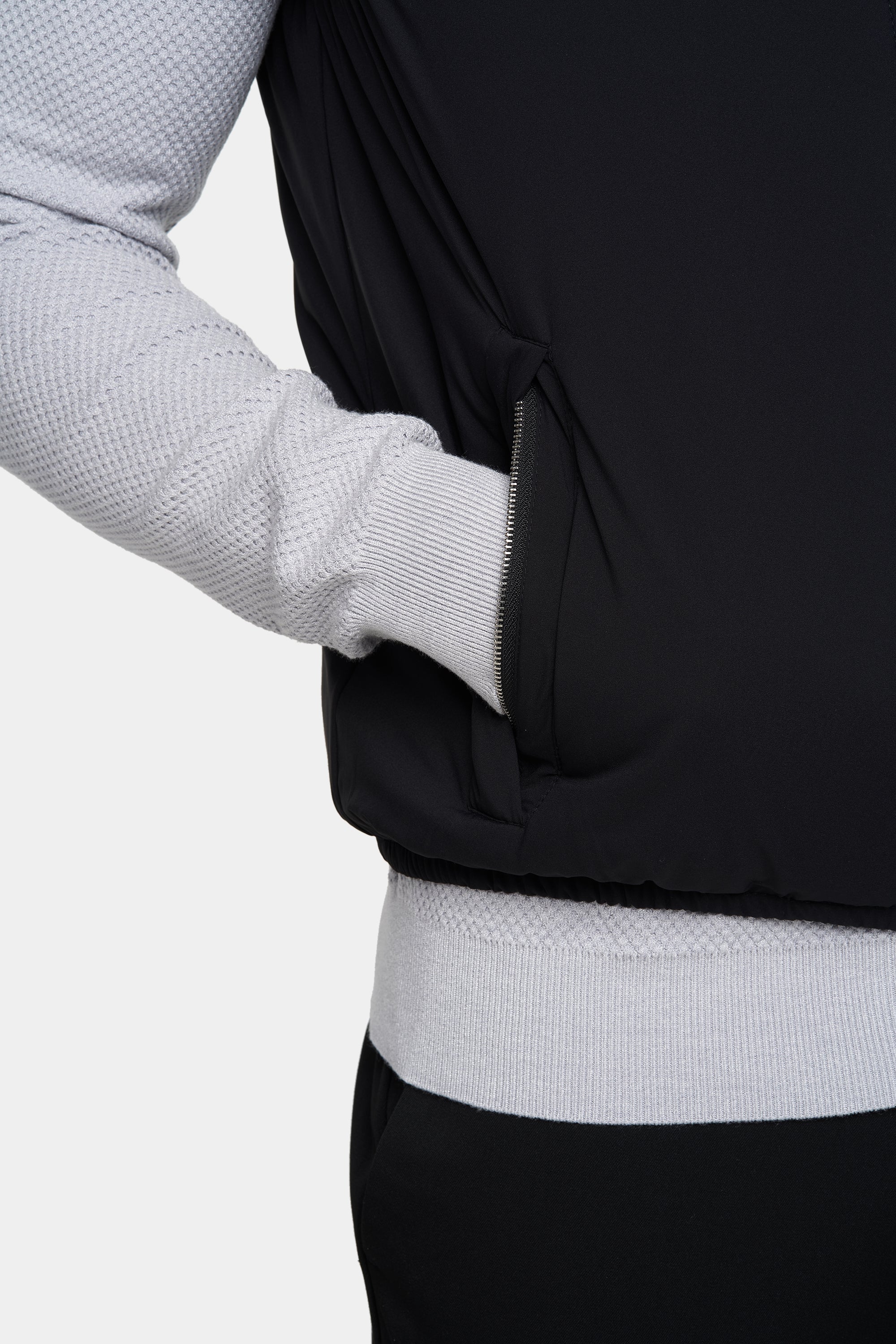 THE TRAVEL BODY WARMER