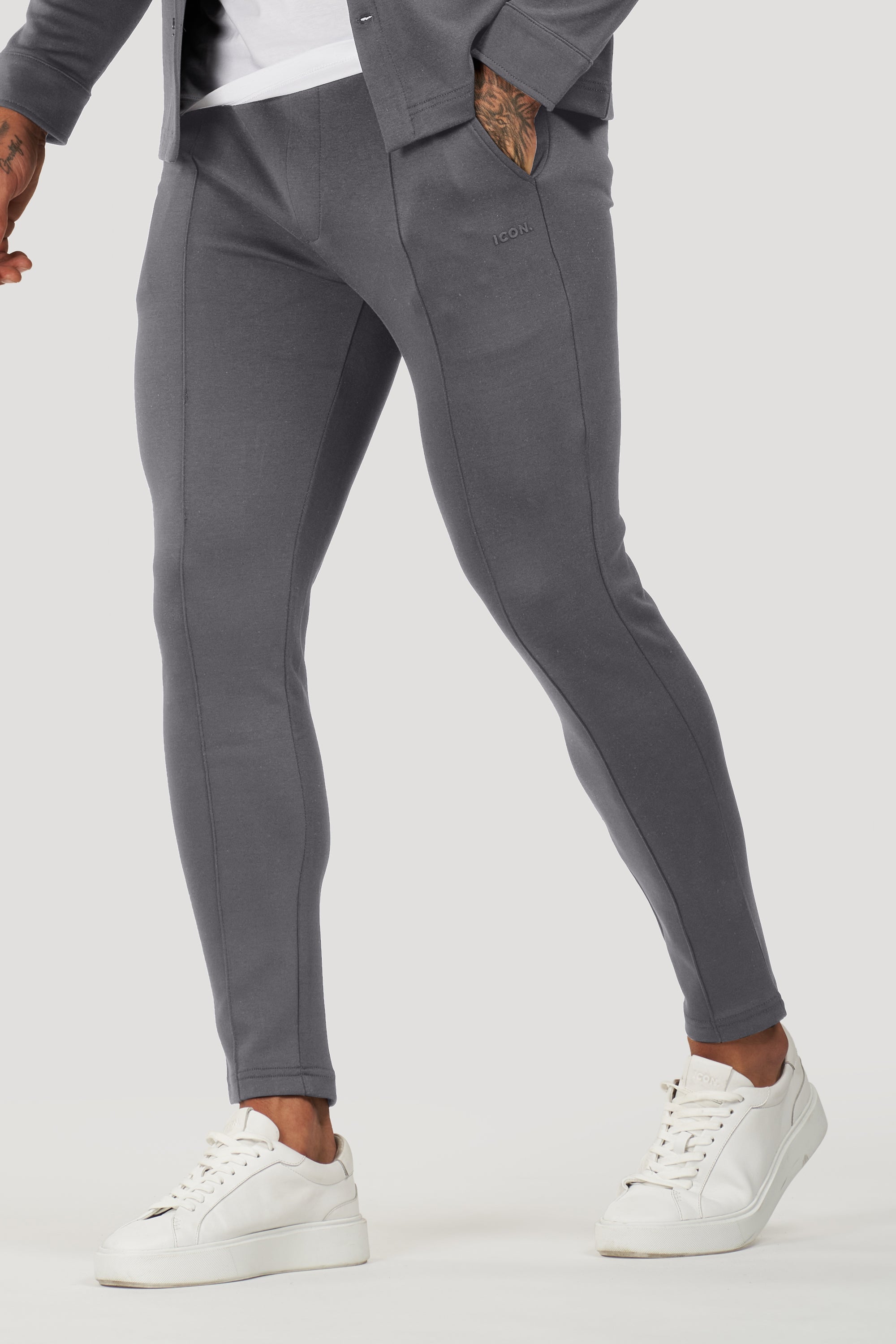 ZARVI ATHLETIC JOGGER