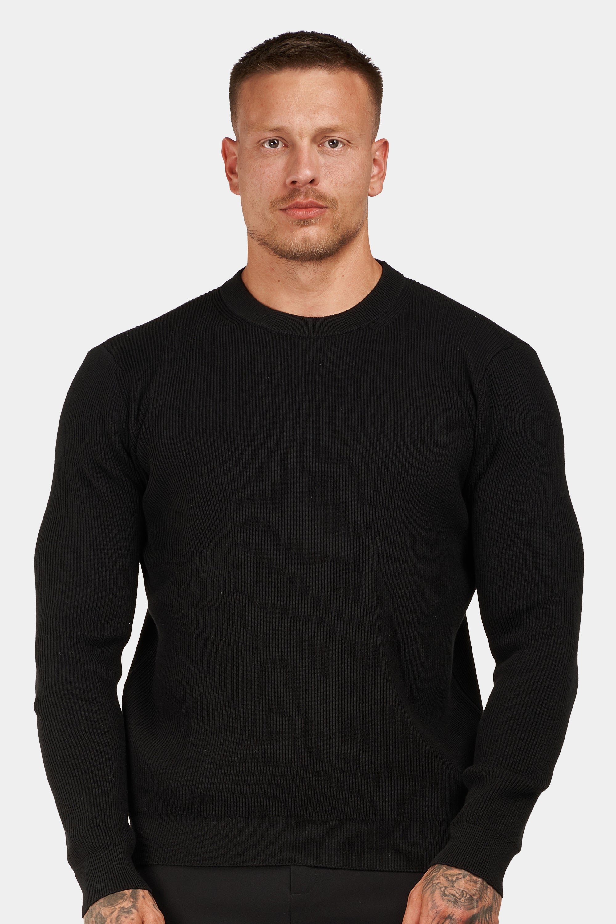 ZARVI RENZO CREWNECK SWEATER