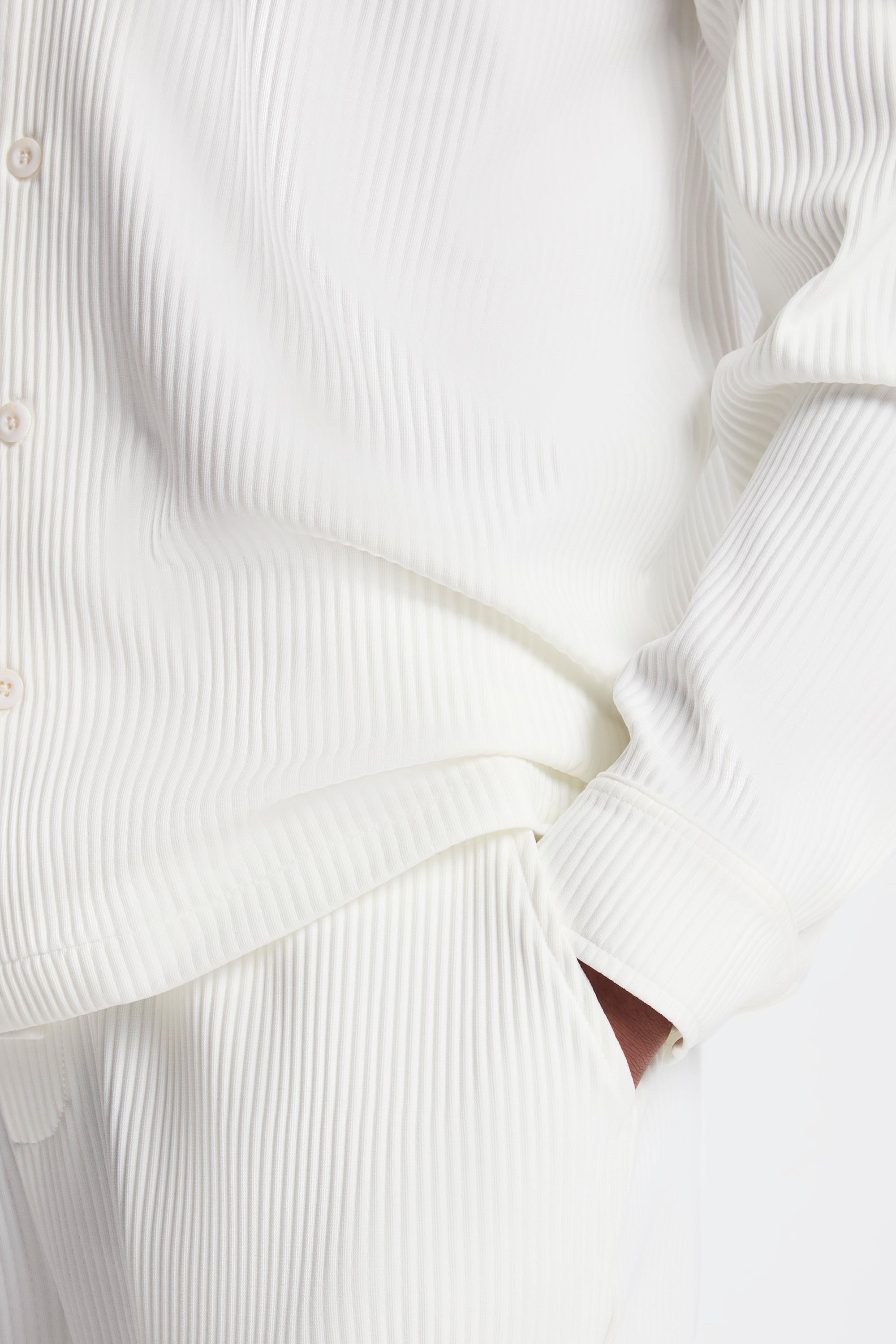 THE PLEATED LS SHIRT