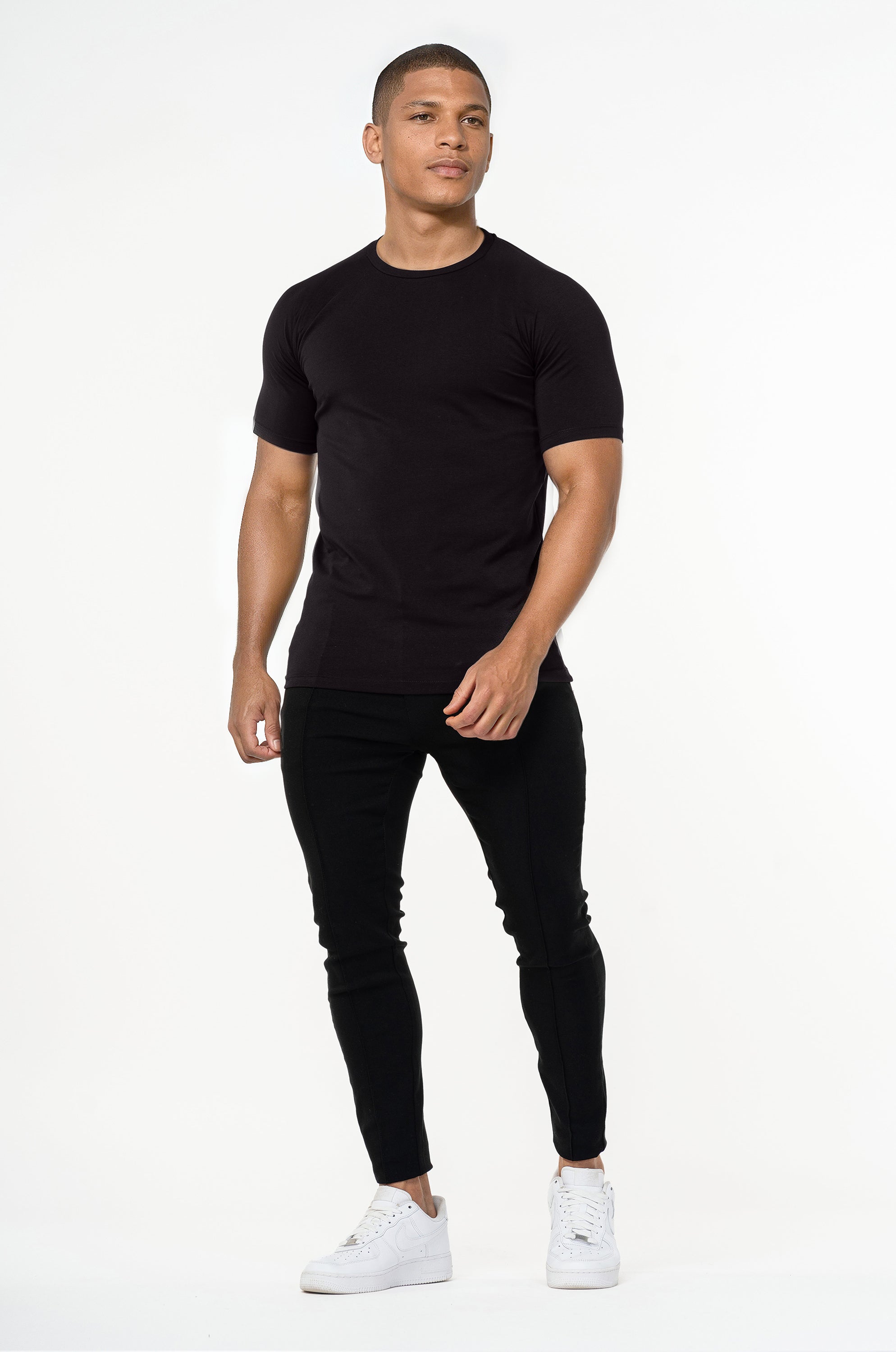 ZARVI ESSENTIAL T-SHIRT