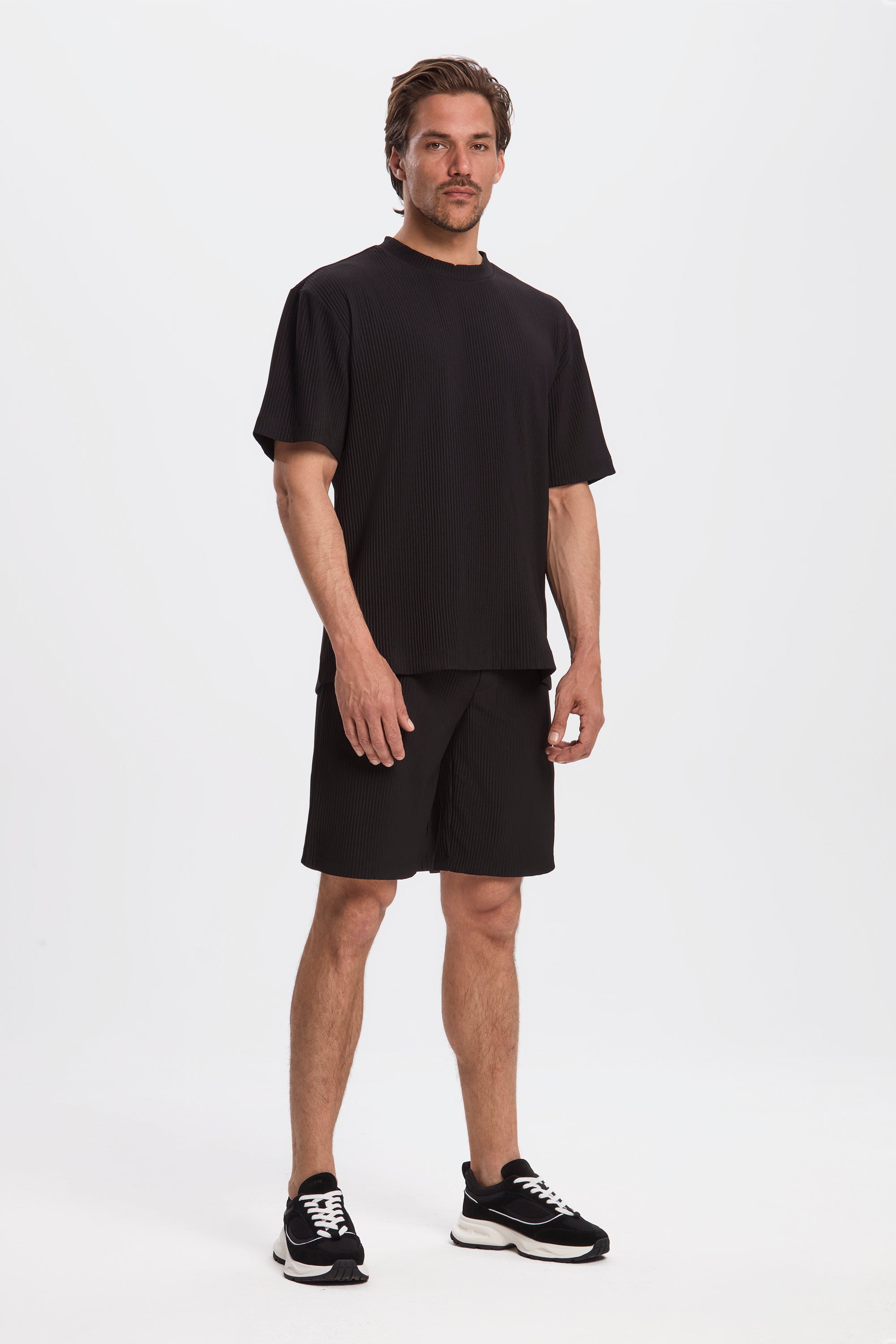 THE PLEATED T-SHIRT