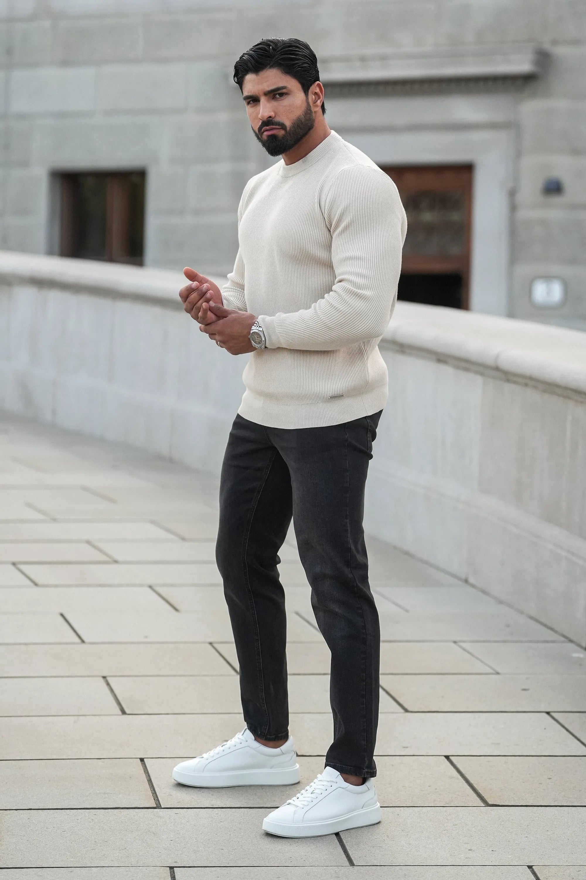 ZARVI RENZO CREWNECK SWEATER
