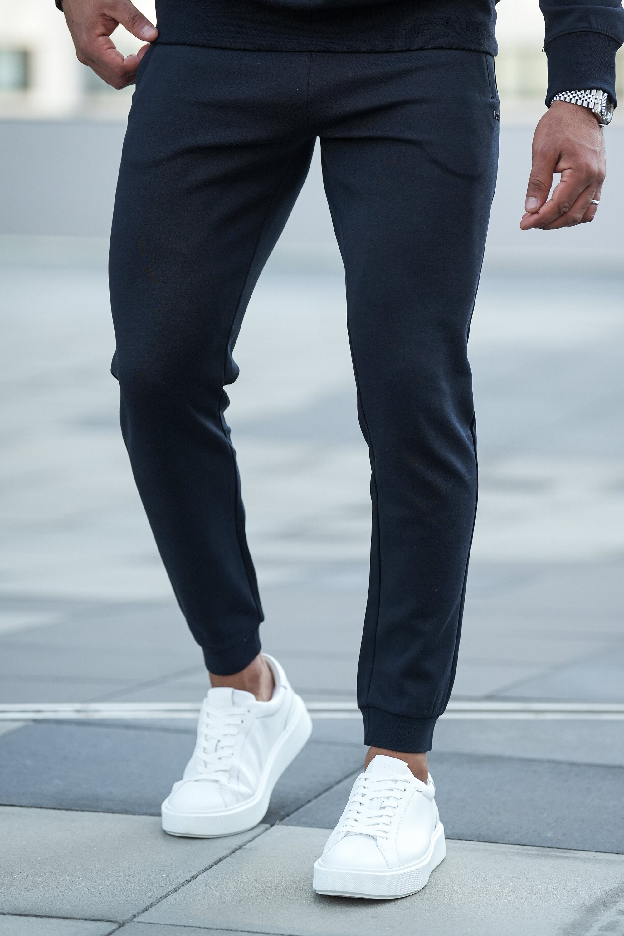 ZARVI RELAXED JOGGER